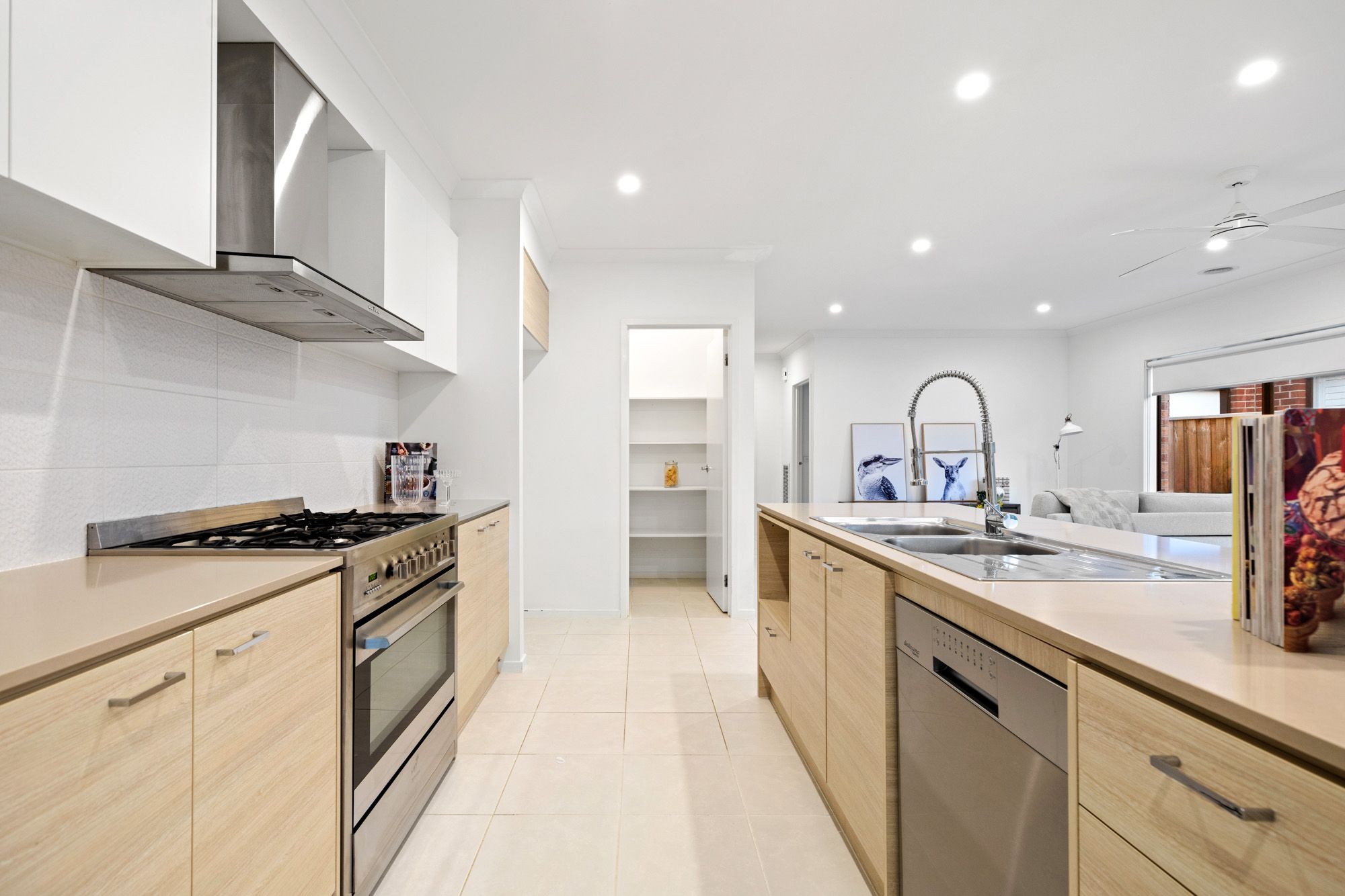 10 Arthurdale Crescent, Werribee, VIC 3030