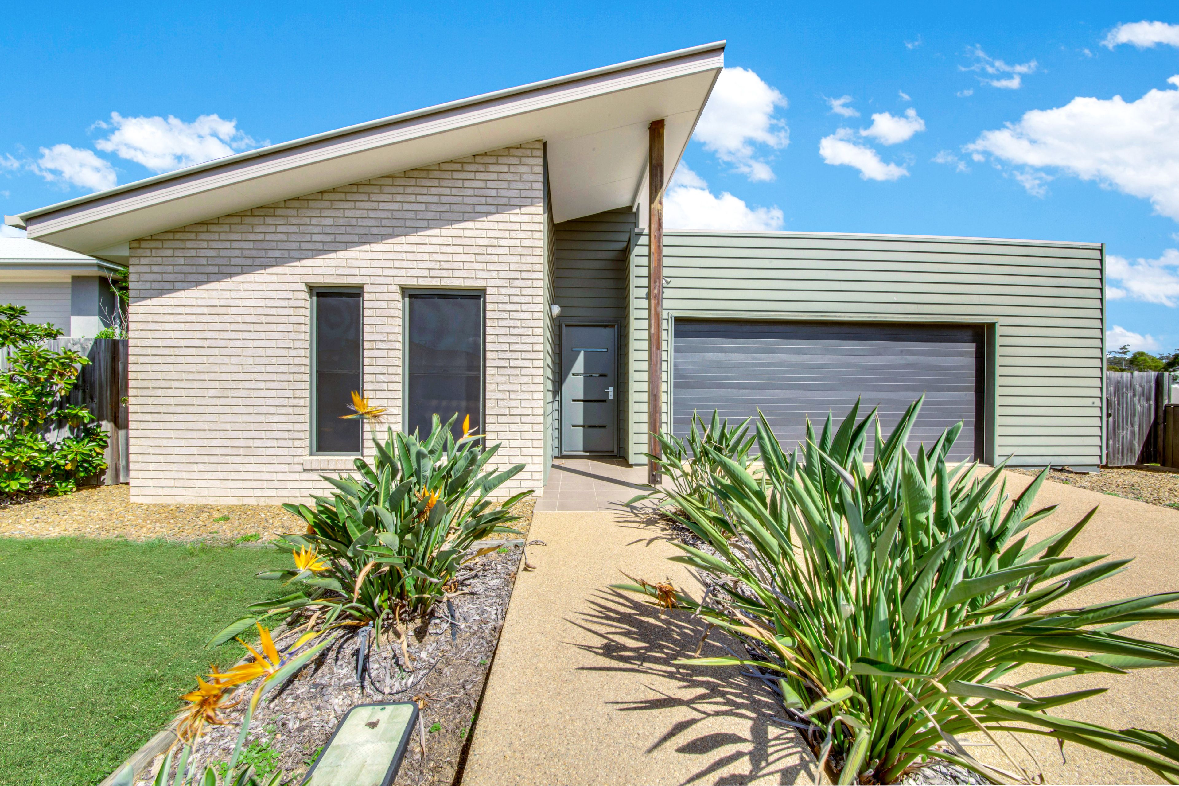 12 Boonderee Place, New Auckland, QLD 4680