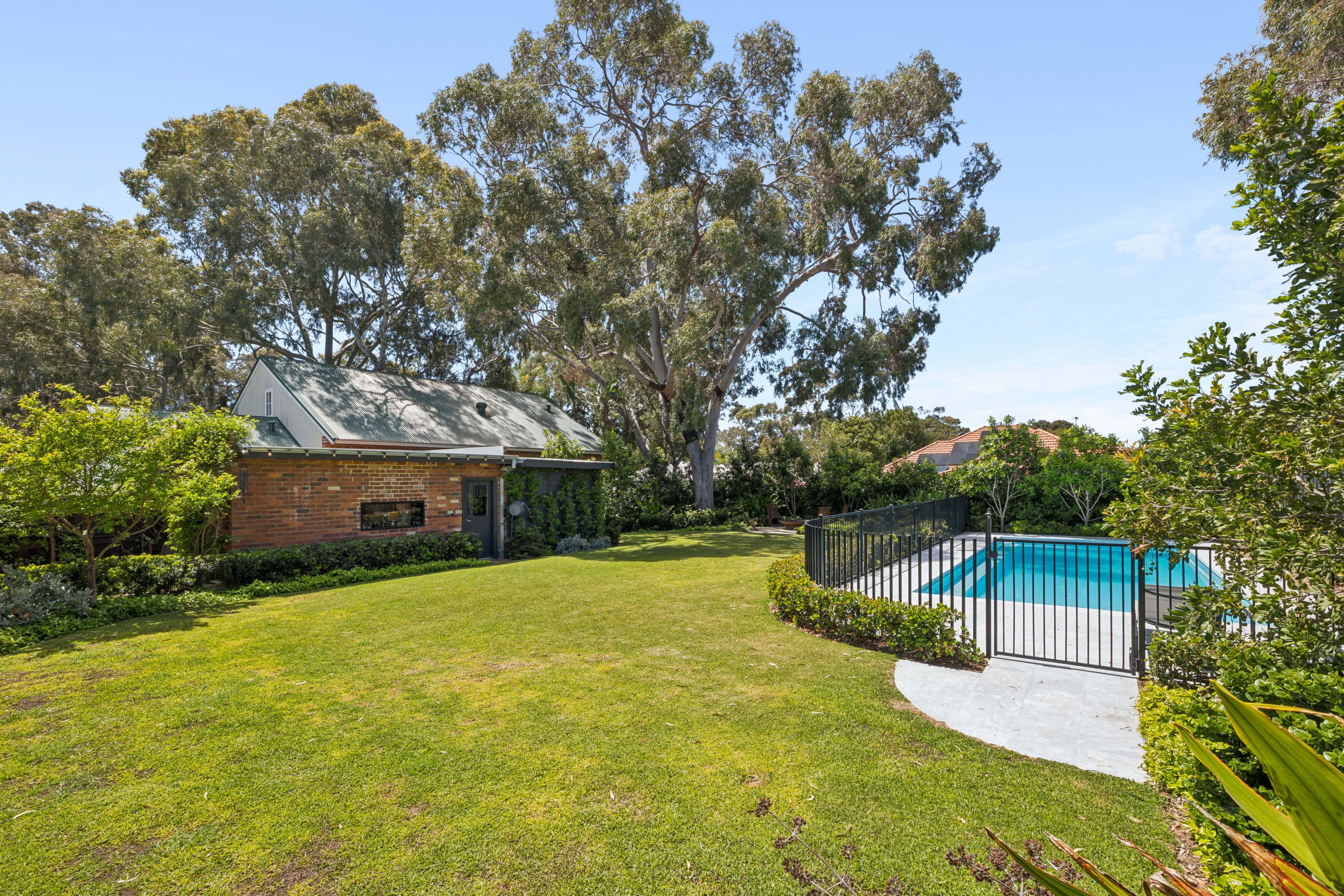 62 Dalgety Street — photo 12 of 28