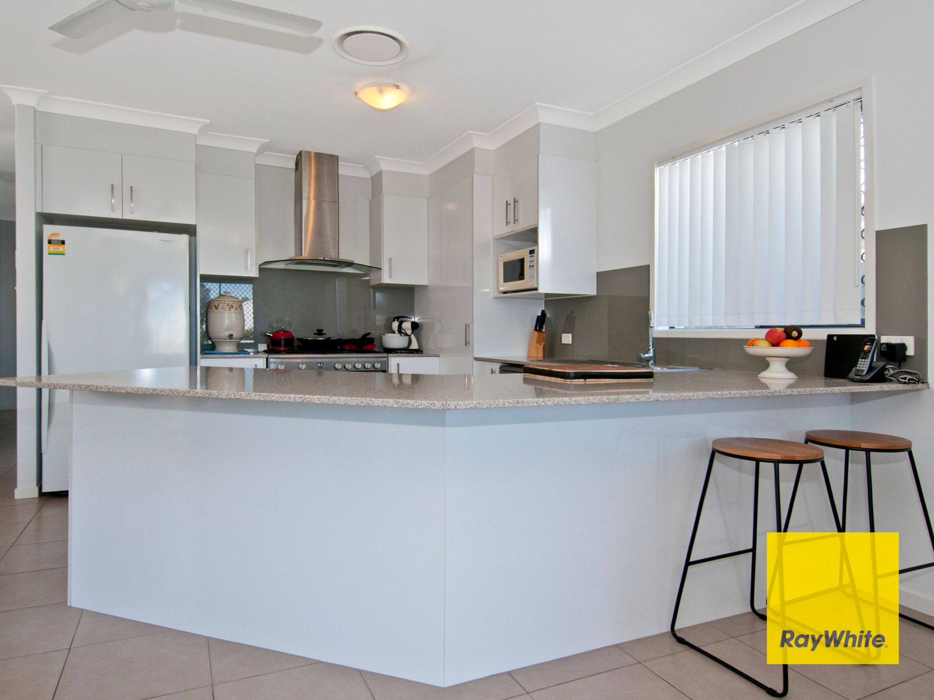 12 Wallaman Close, Waterford QLD 4133