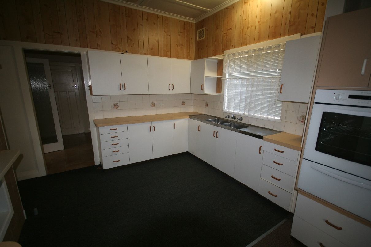 129 Stornaway Road, Queanbeyan, NSW 2620