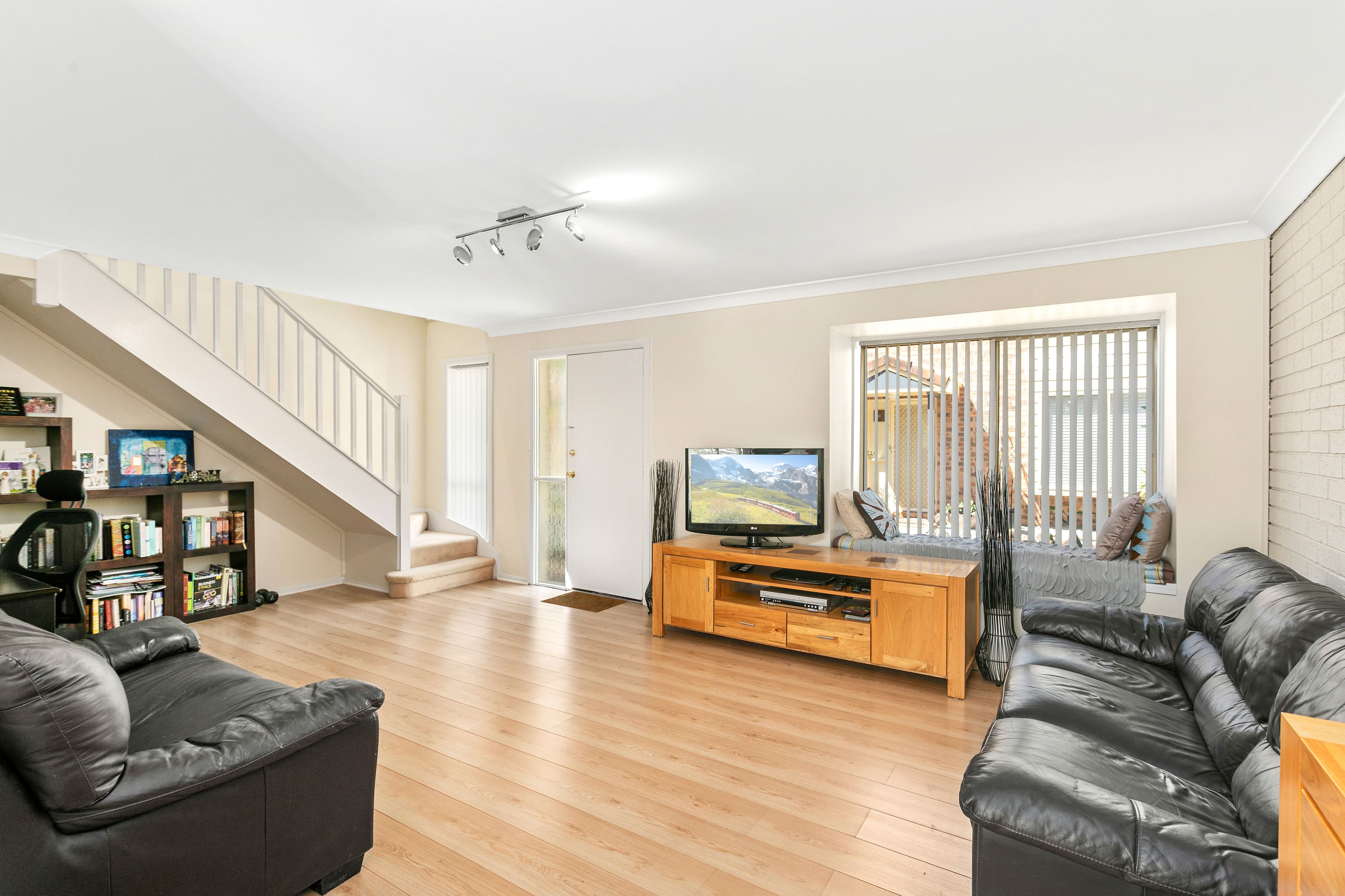 2/19-21 Kingston Street, Oak Flats, NSW 2529