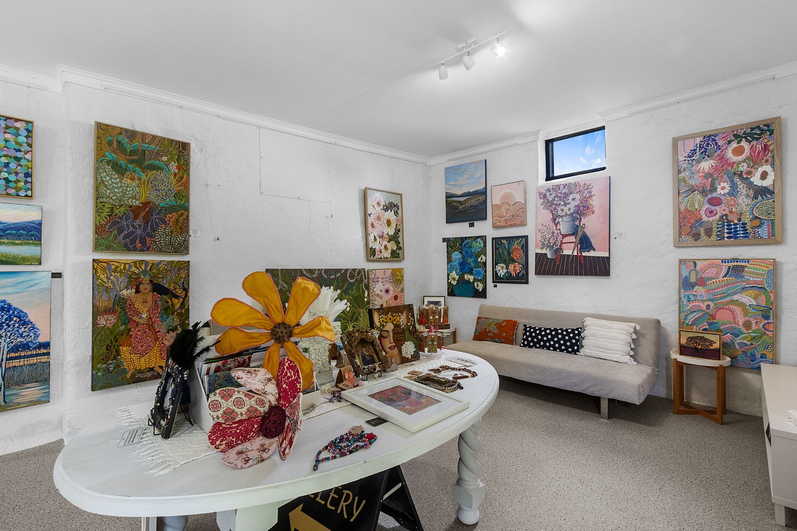 13 Olive Parade — photo 18 of 22