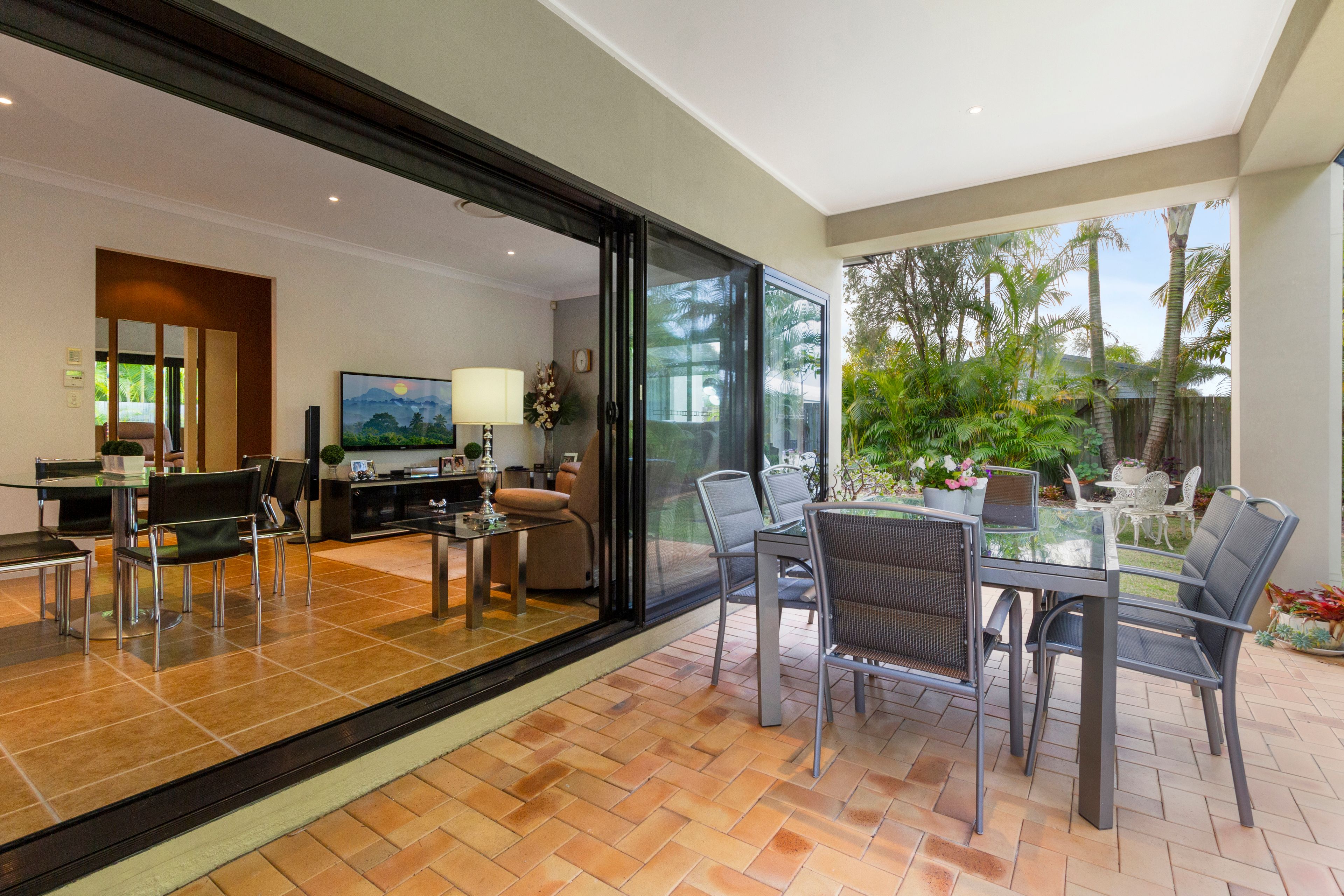 12 Costa Del Sol Avenue, Coombabah, QLD 4216