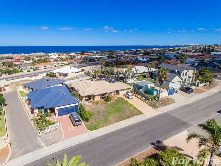 26 Seaview Boulevard, Wandina, WA 6530