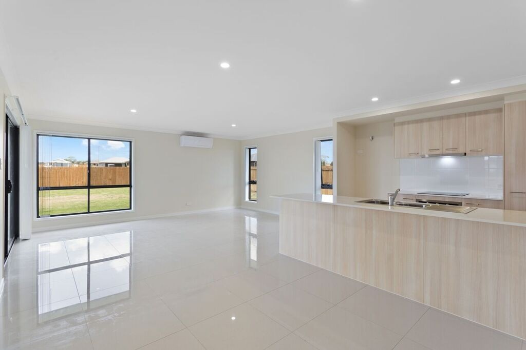 5 Myrtleford Crescent, CAMBOOYA, QLD 4358