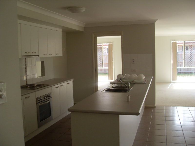 8 Cherokee Place, Heritage Park, QLD 4118
