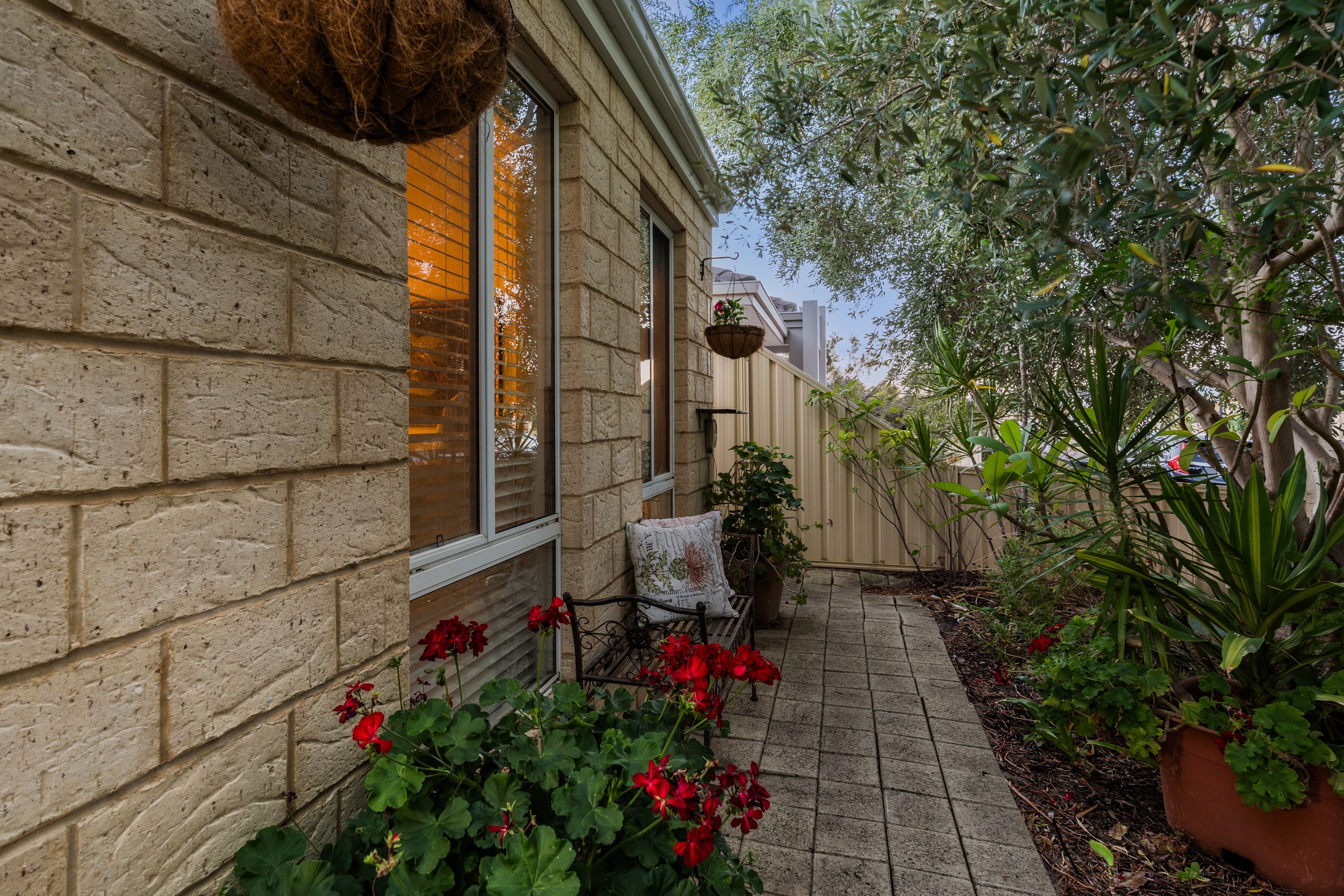 24 Bordeaux Parade, Piara Waters, WA 6112