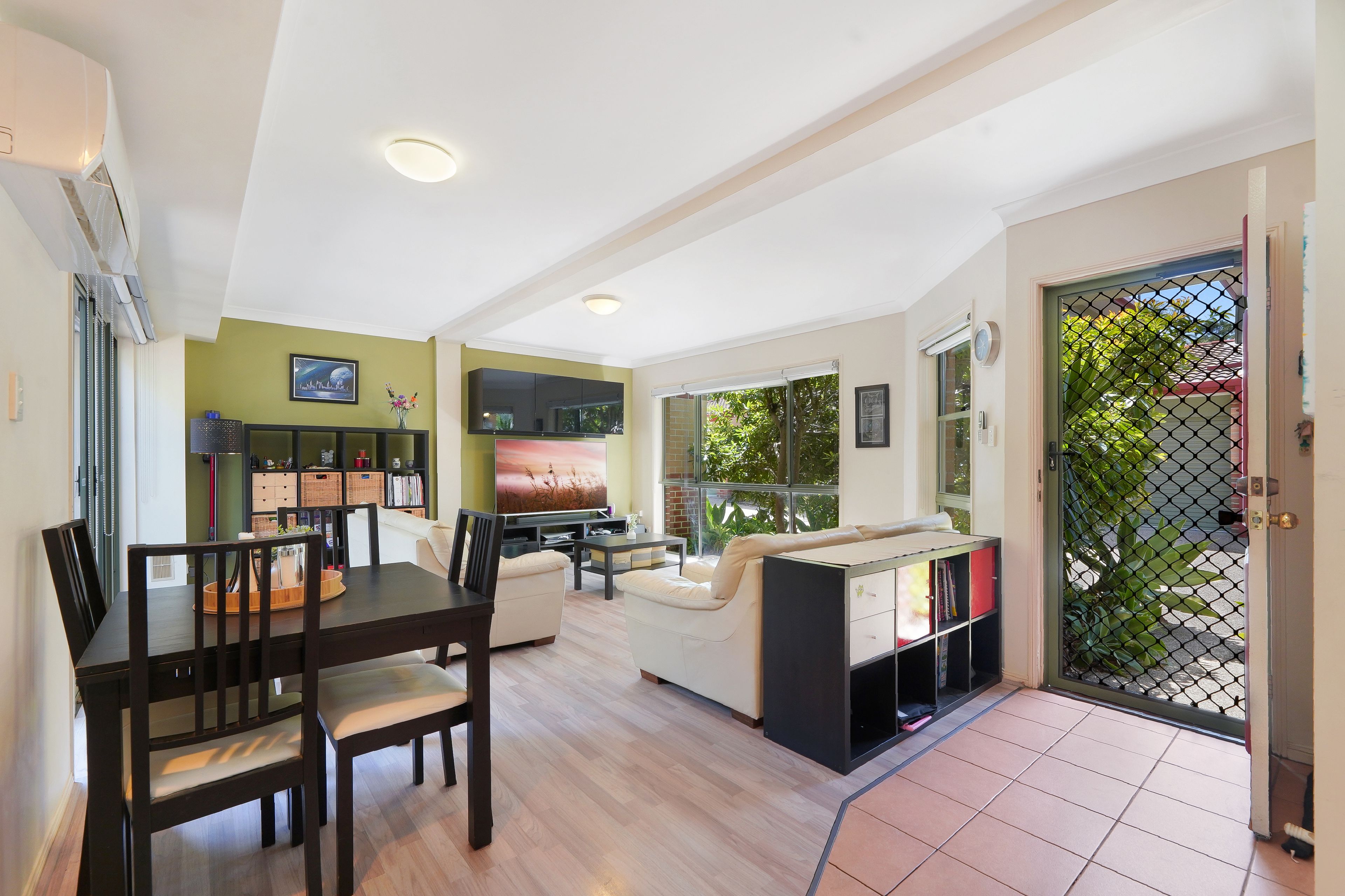 3/93 Whiting Street, Labrador, QLD 4215