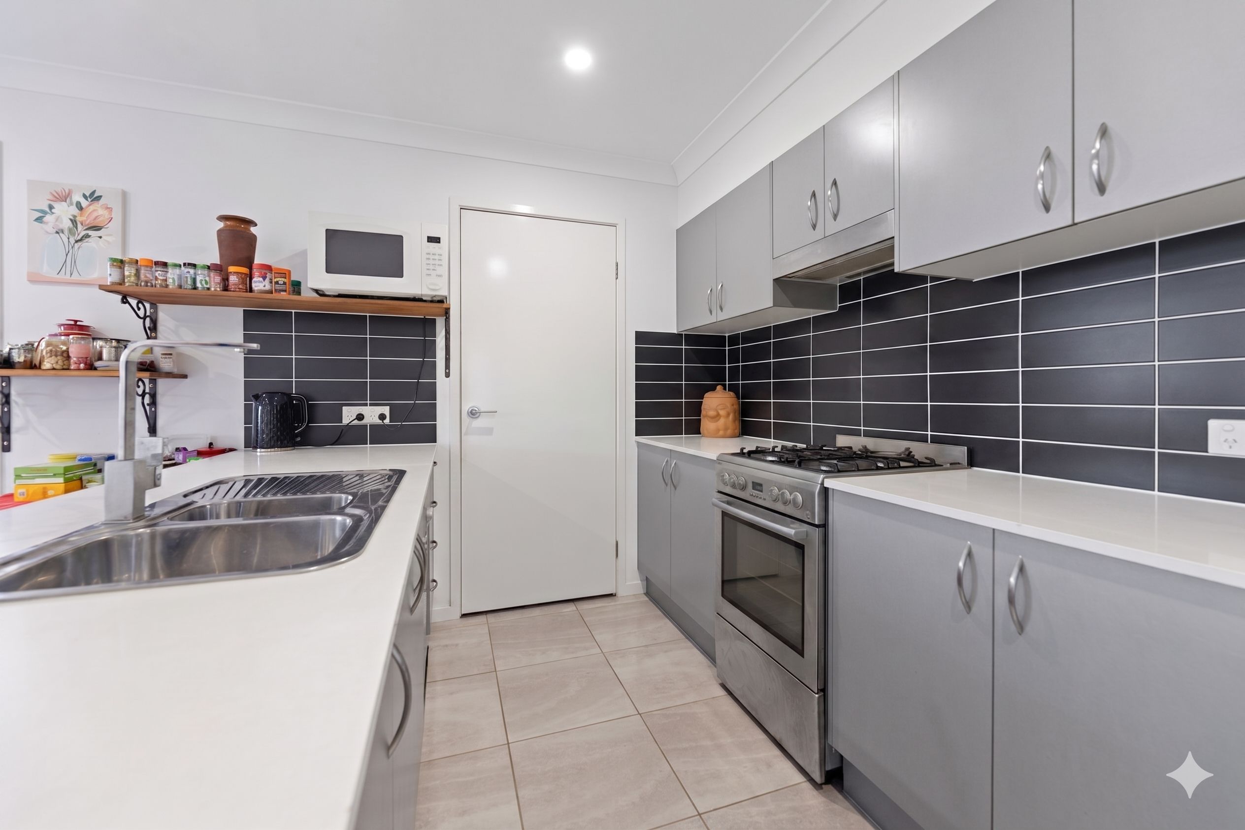 17 Newton Street — photo 9 of 25