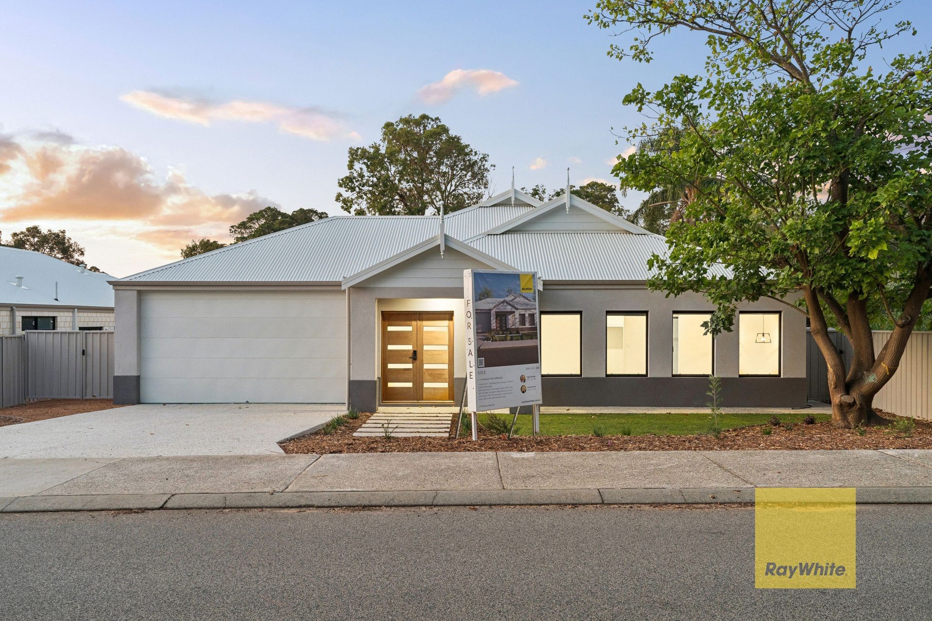 4 Sampson Road, Kalamunda, WA 6076