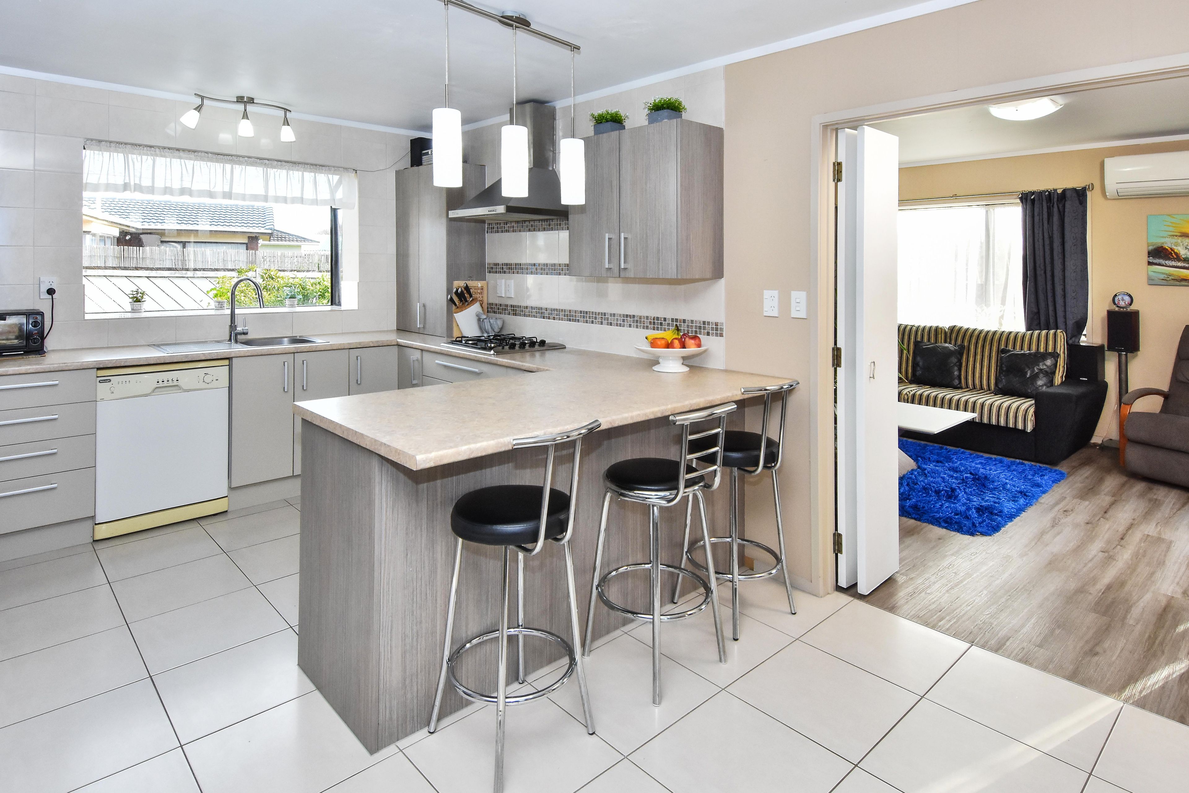 13 Evanda Crescent, Conifer Grove, Manukau City