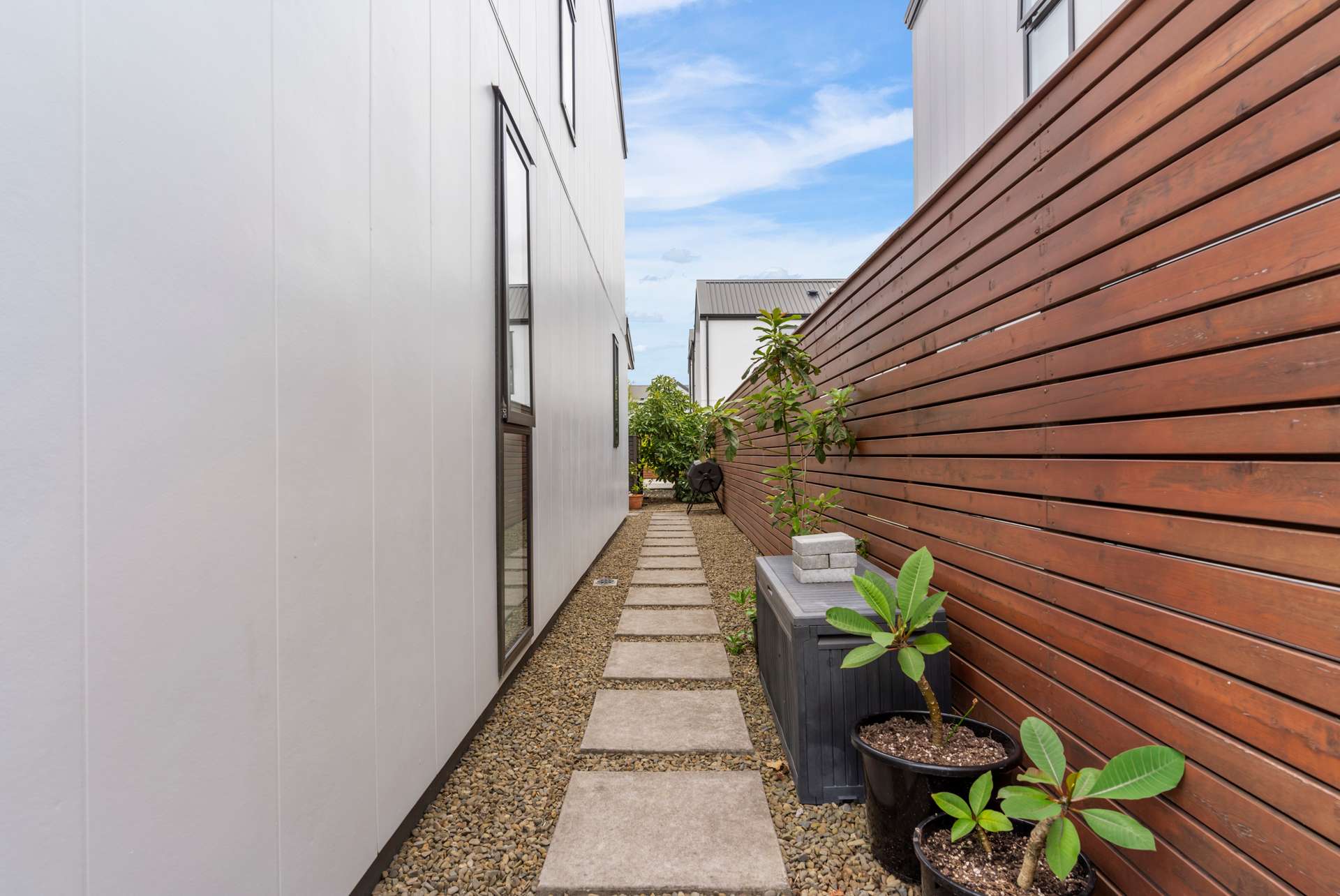 13 Gateway Avenue photo 23