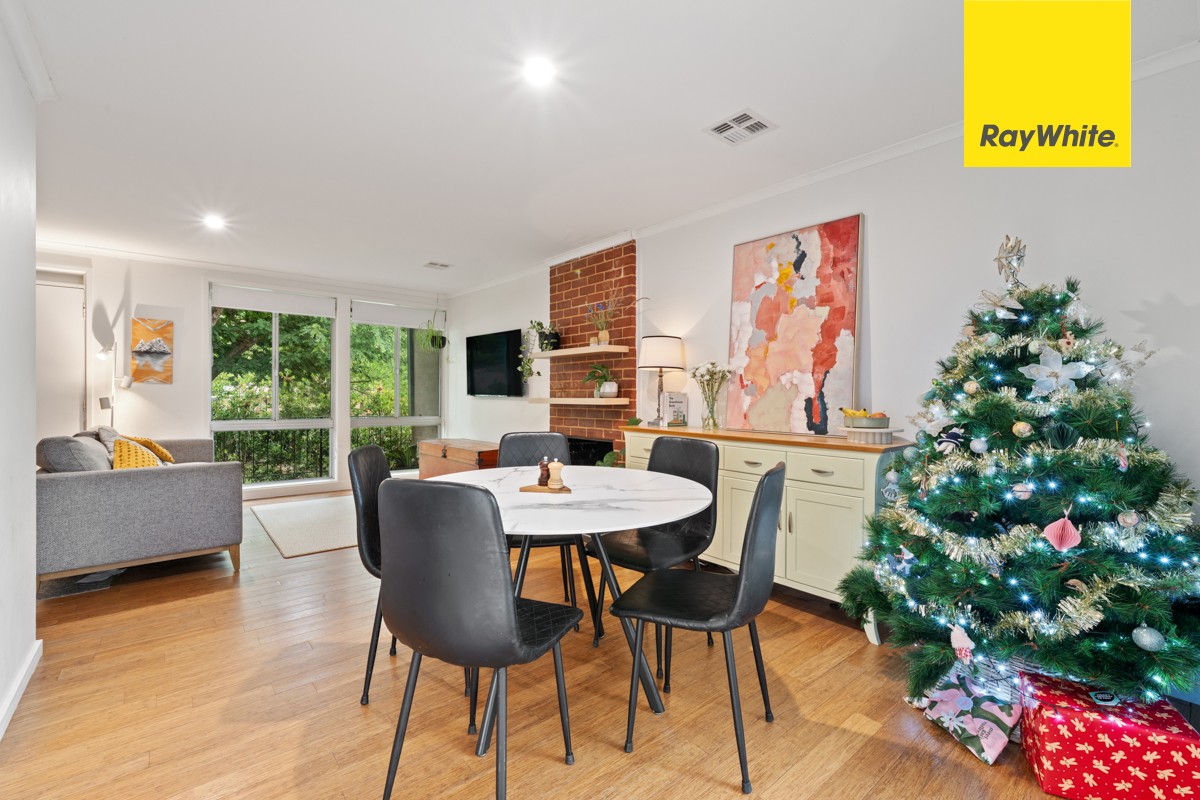 17 Lindrum Crescent, Holt, ACT 2615