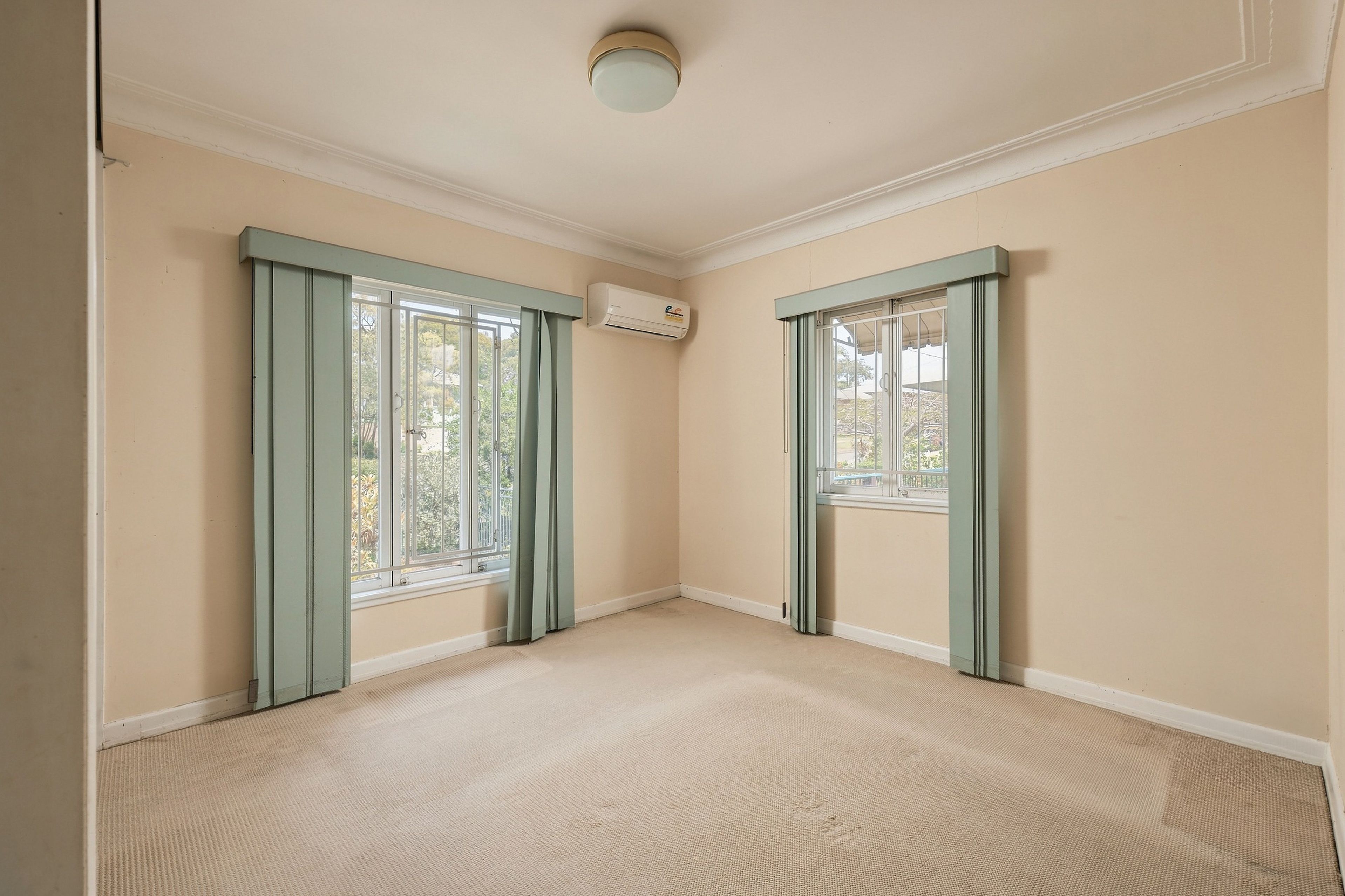 19 Simla Avenue — photo 7 of 20