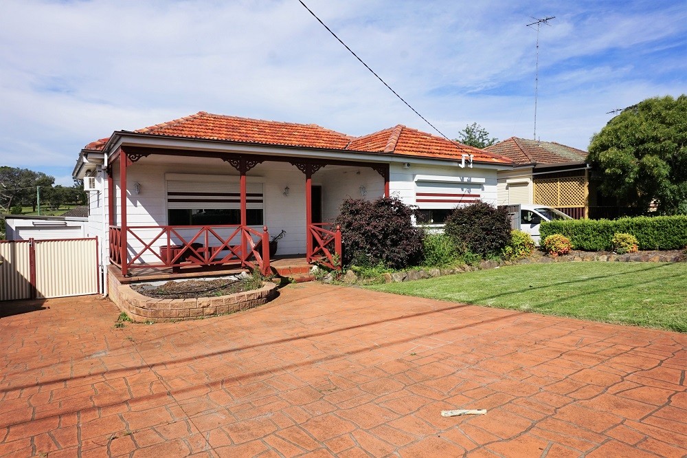 64 Bradbury Avenue, Campbelltown, NSW 2560