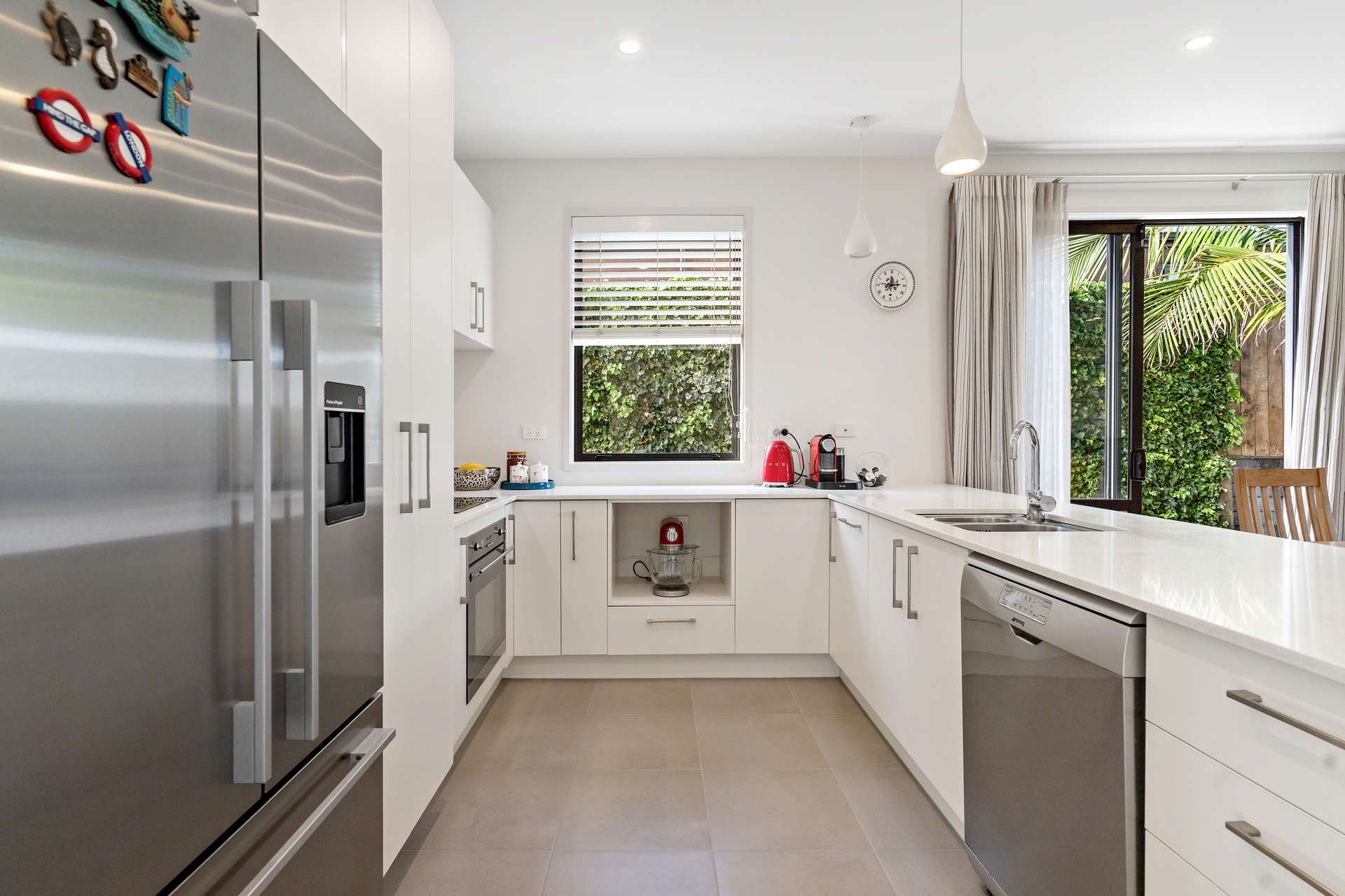 11B Castledine Crescent photo 4