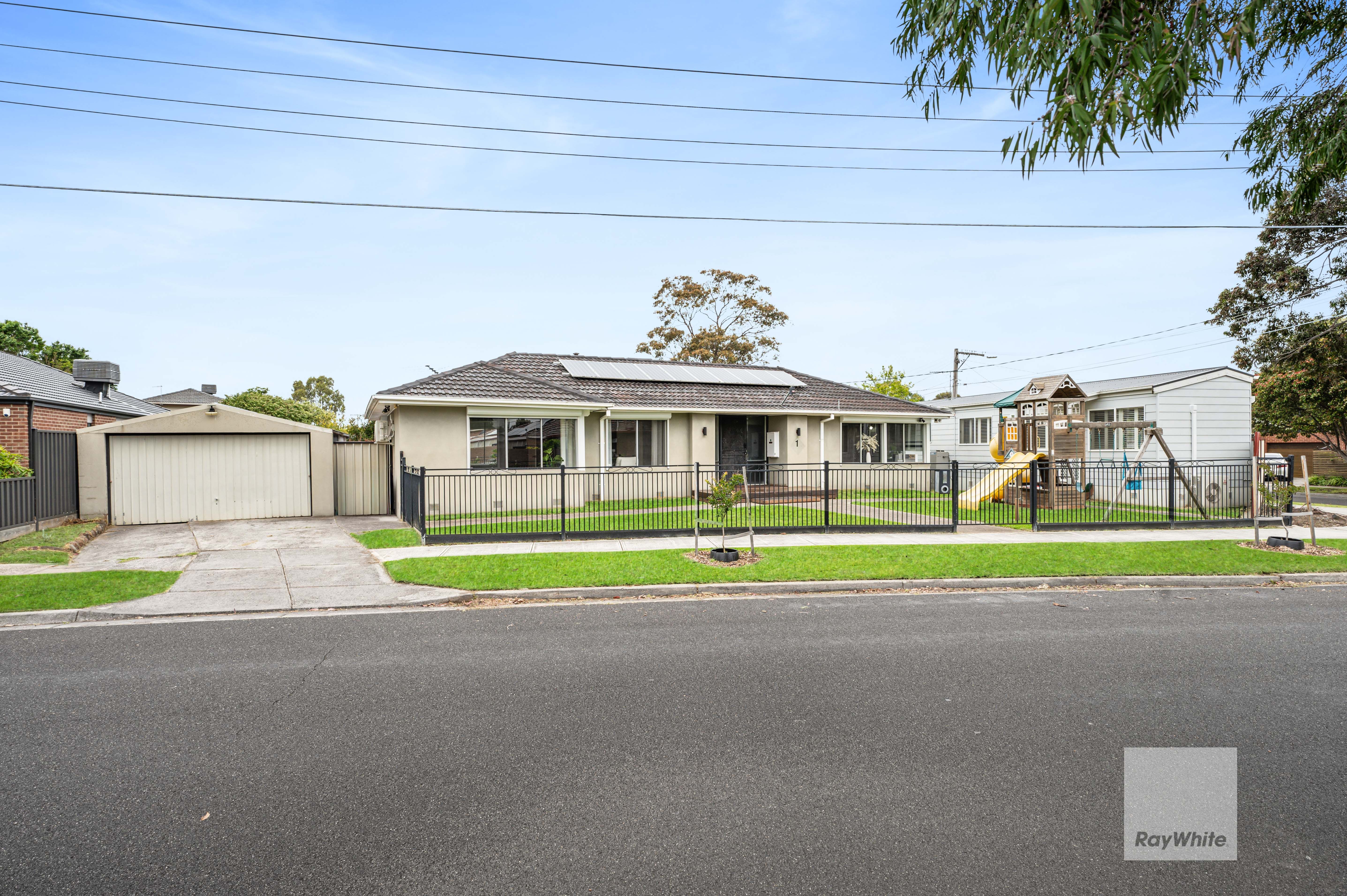 1 Royston Place, Gladstone Park VIC 3043