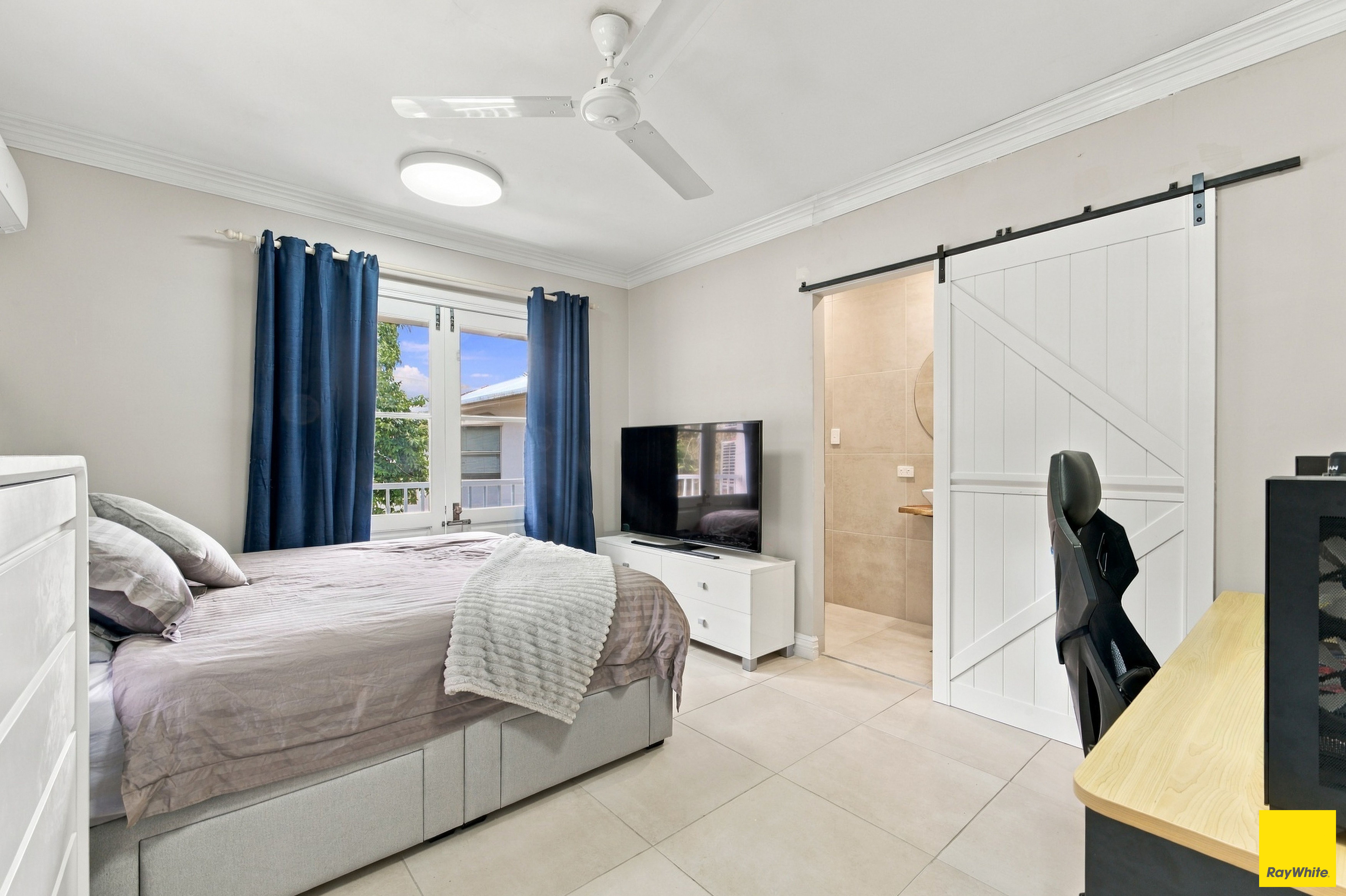 35 Hutchinson Street — photo 15 of 30