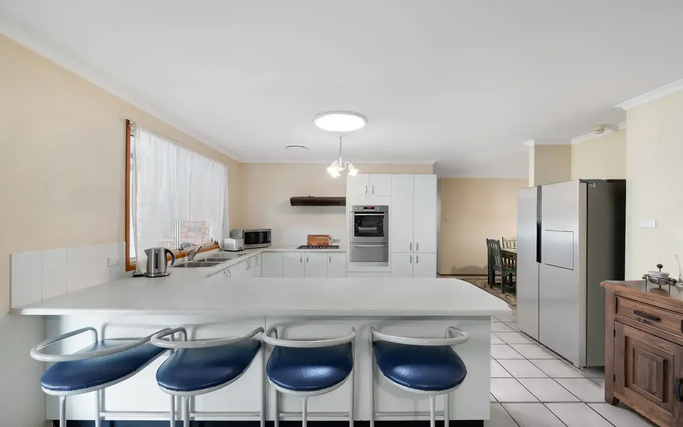 8 Mackillop Crescent, St Helens Park, NSW 2560