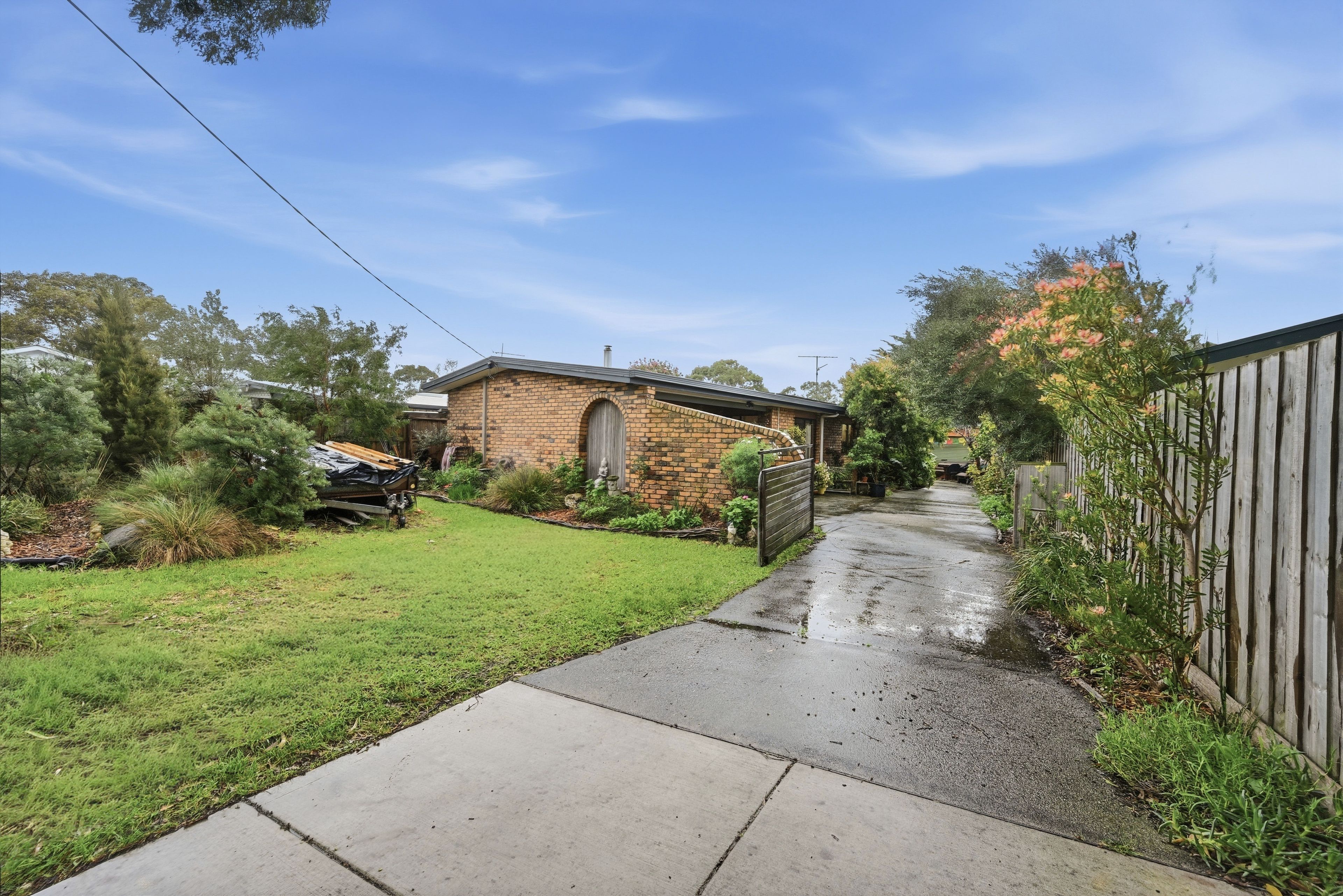 2 Kennards Court — photo 11 of 13