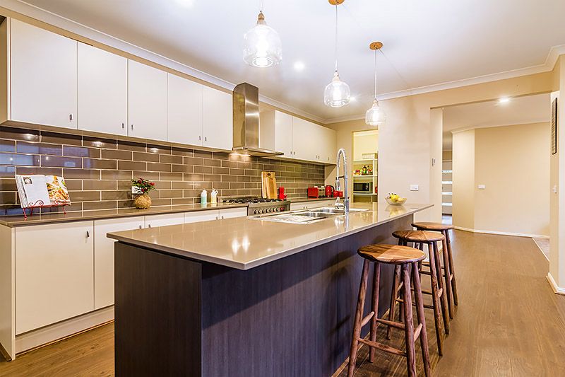 6 Tawleed Grove, Clyde North, VIC 3978
