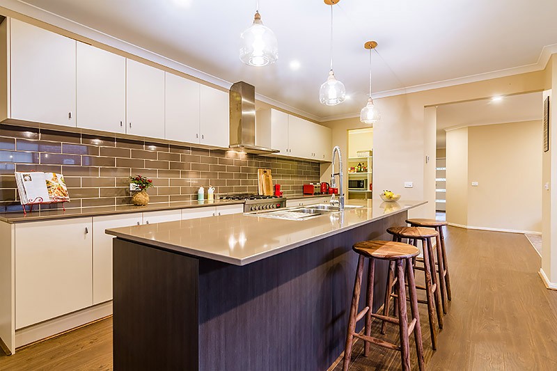 6 Tawleed Grove, Clyde North, VIC 3978
