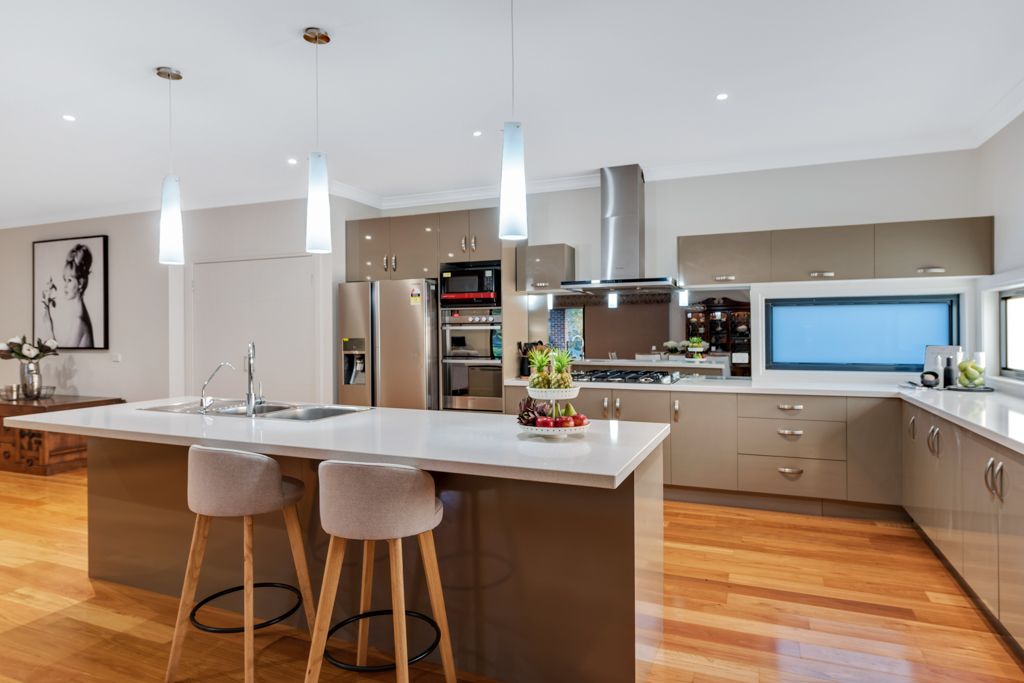 16 Mirtilga Place, Eltham, VIC 3095