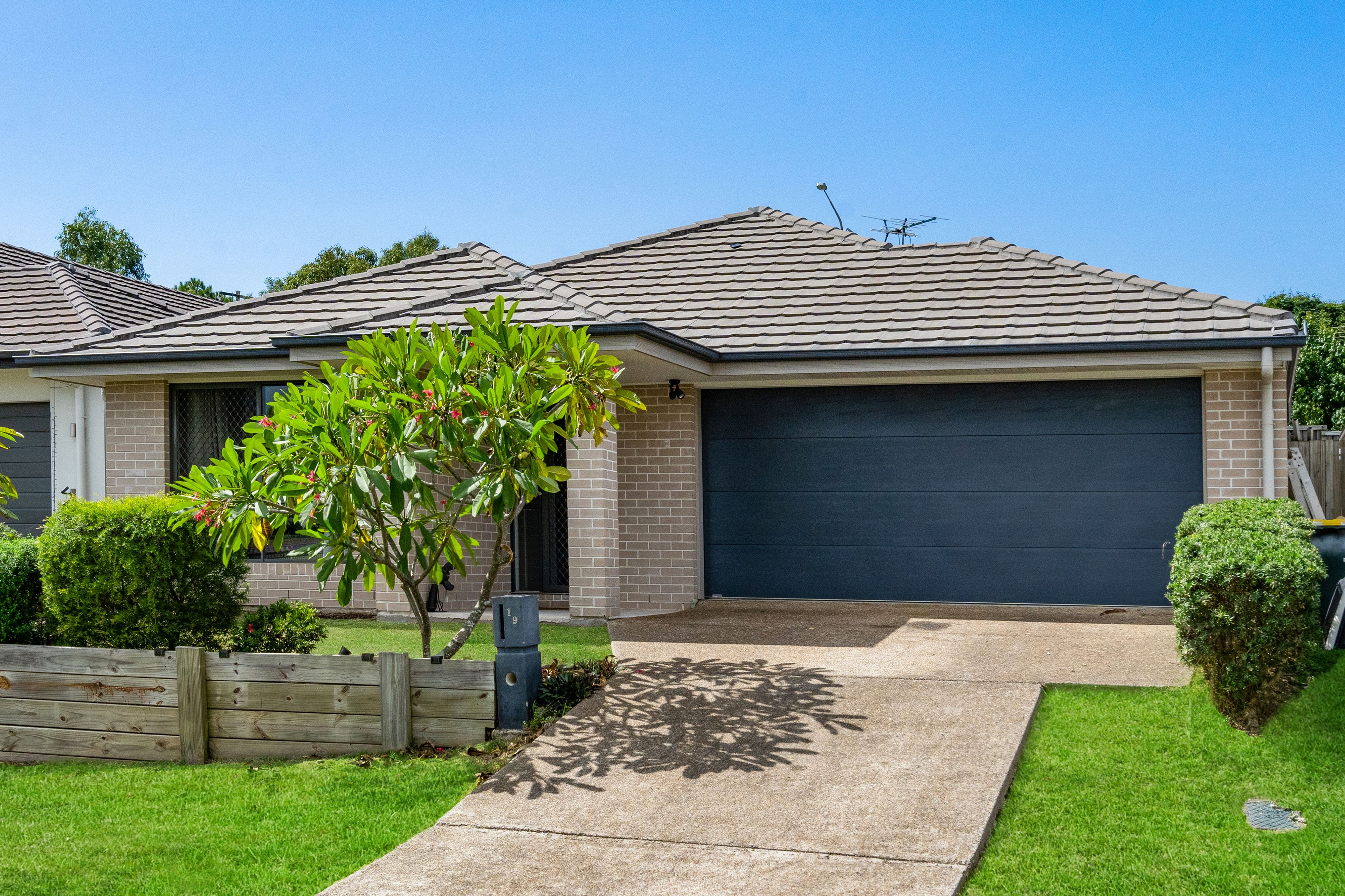 19 St Helen Crescent, Warner QLD 4500