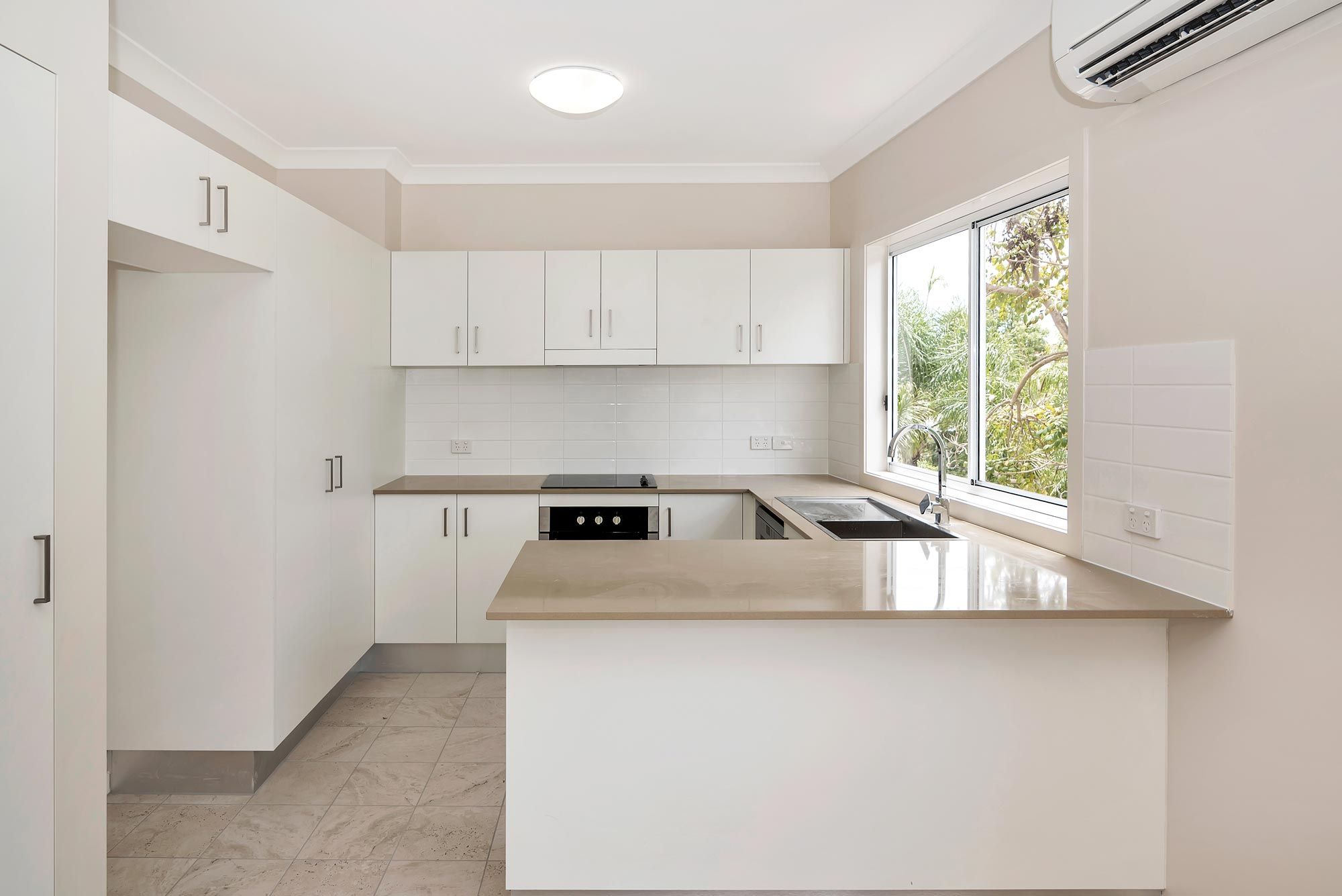 4/30 Lather Street, Southport, QLD 4215