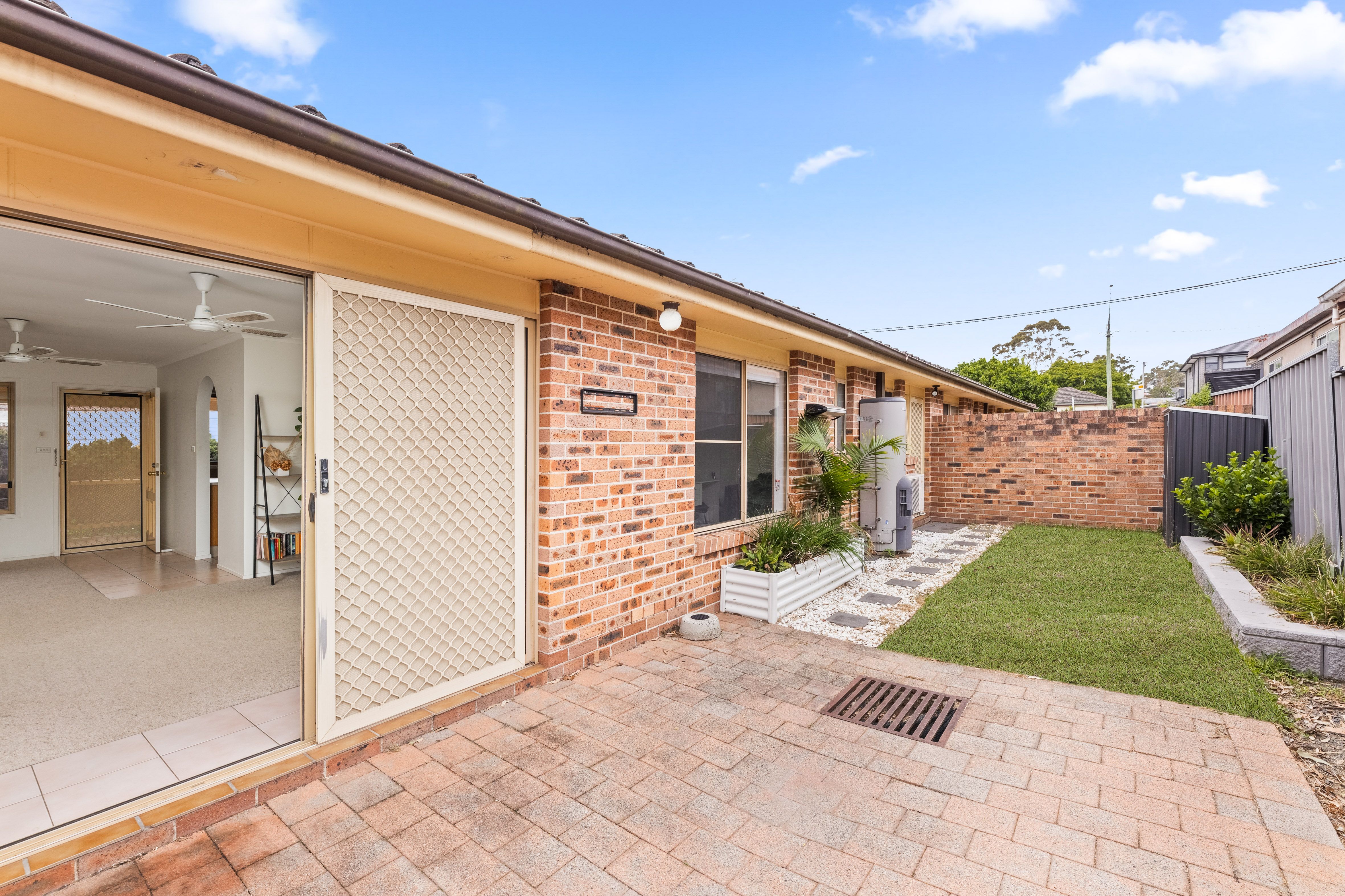 16 Oakwood Street, Sutherland NSW 2232
