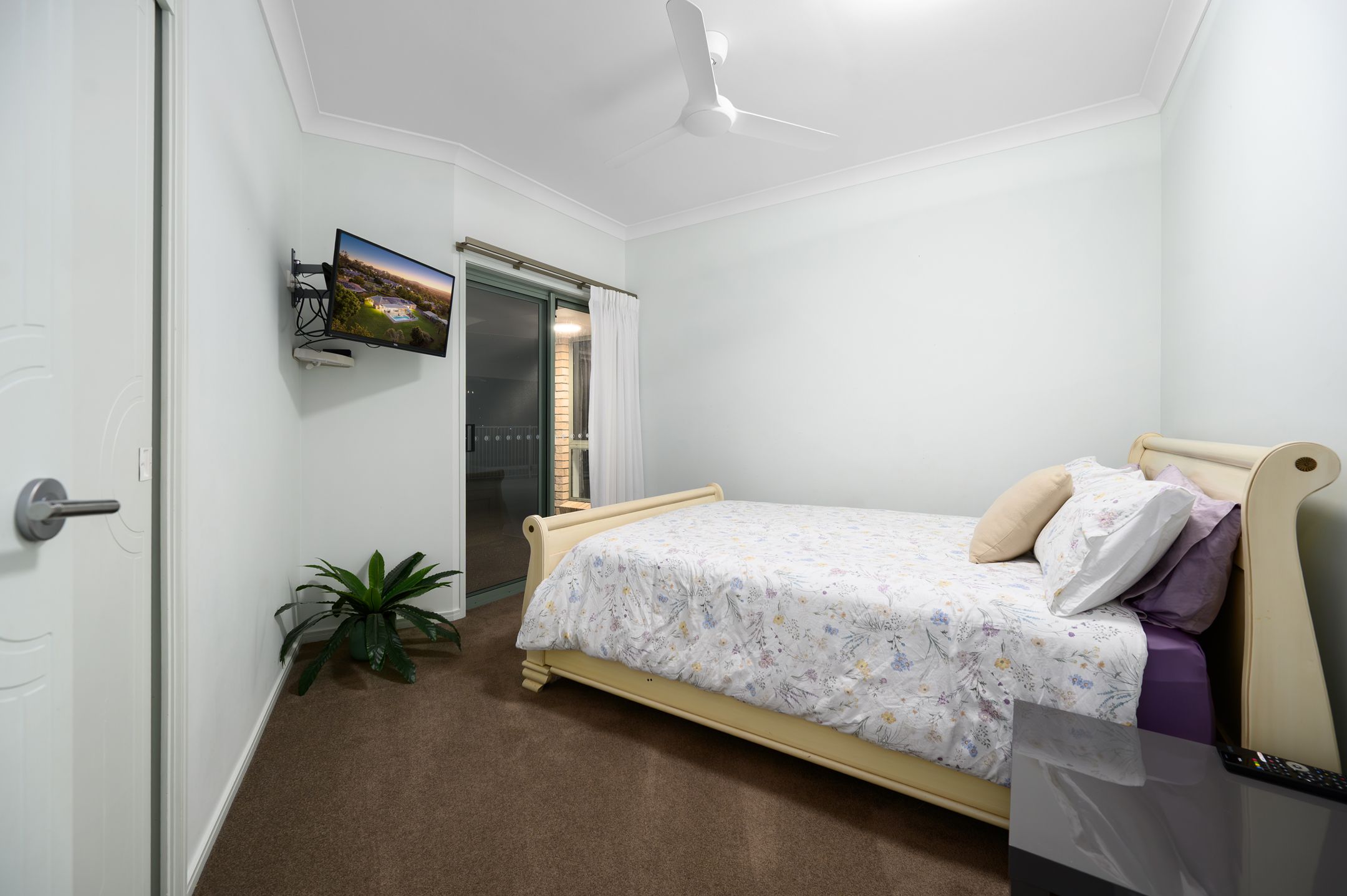 1/33 Rivertree Avenue — photo 16 of 29