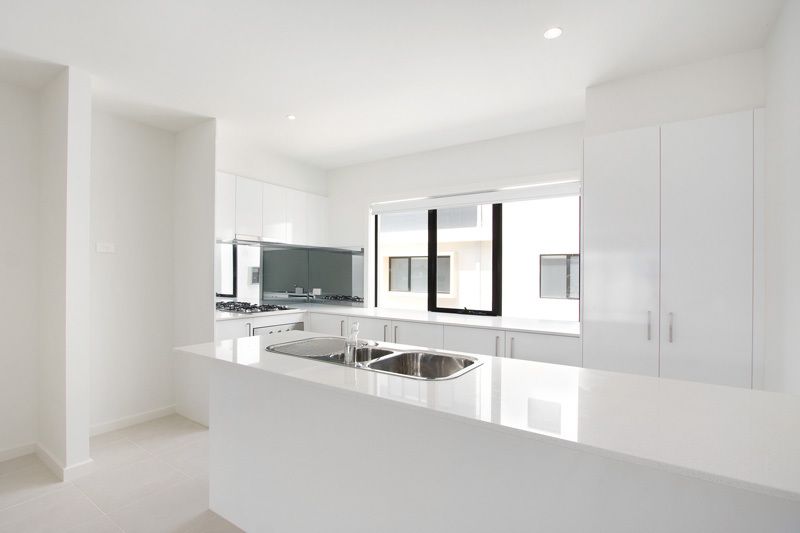 2/17 Edgeware Close, Pakenham, VIC 3810