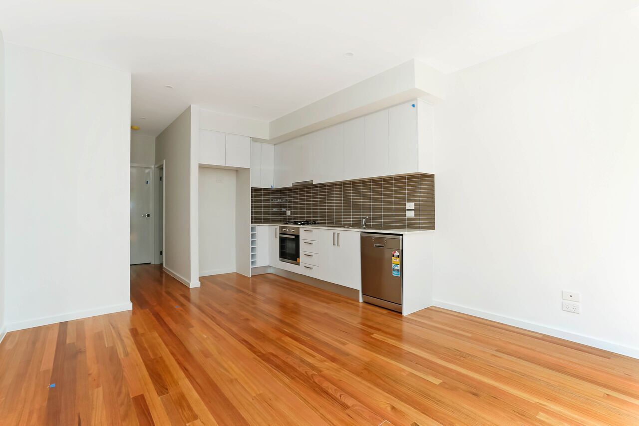 2/6 Gladstone Parade, Glenroy, VIC 3046