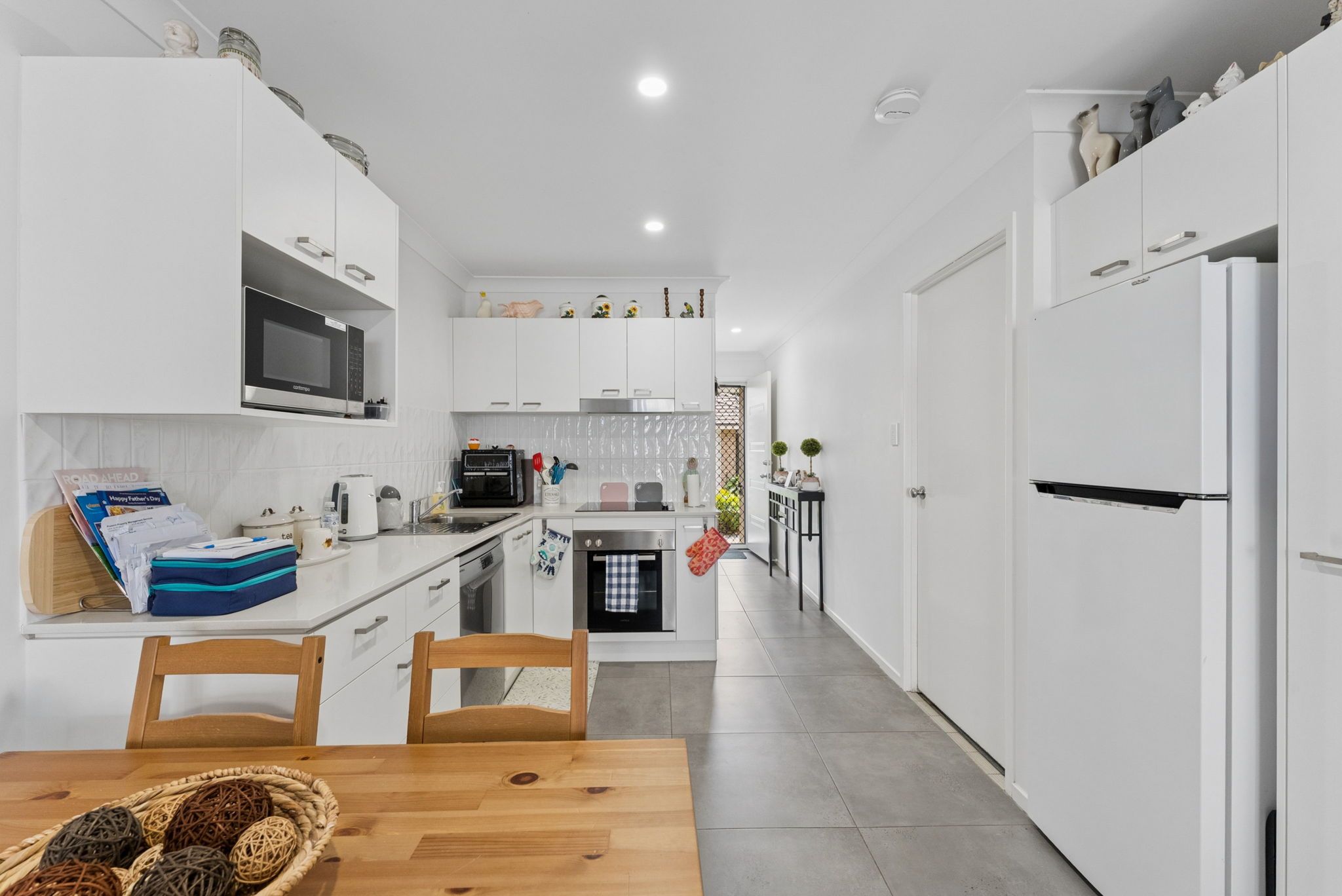 14/10-12 Bishop Street — photo 4 of 16