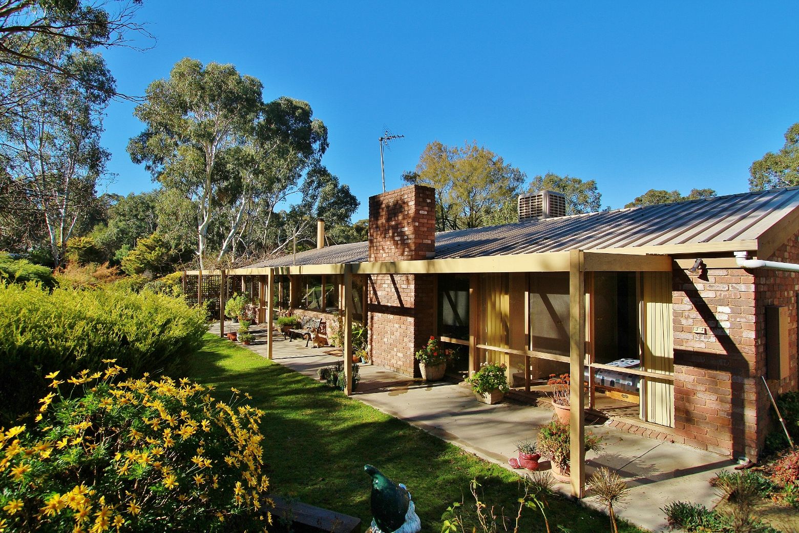 16 Scullys Lane, Heathcote VIC 3523