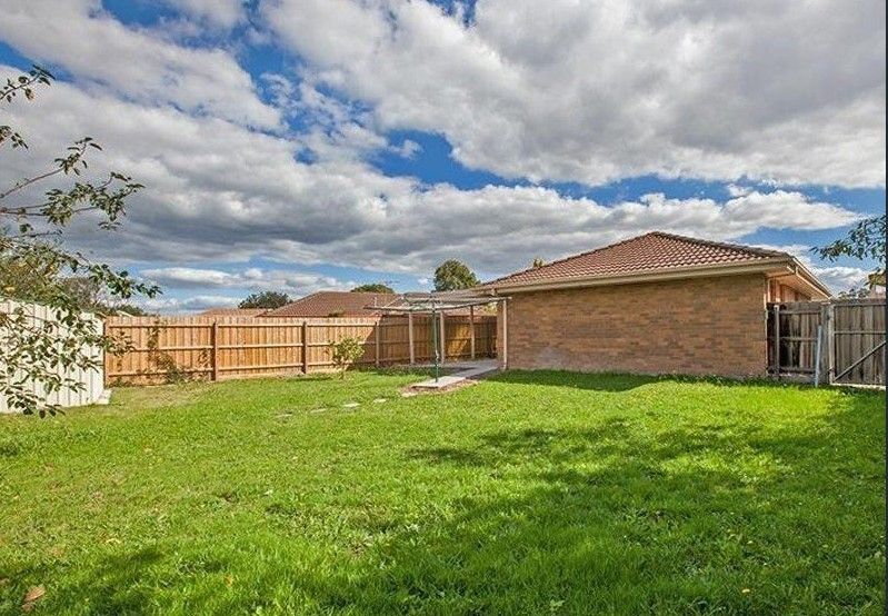 10 Tania Court — photo 4 of 7
