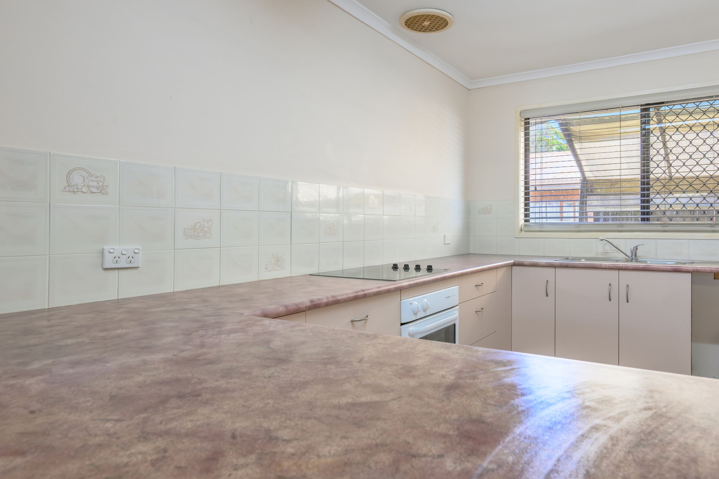 62 Dixon Drive — photo 5 of 20