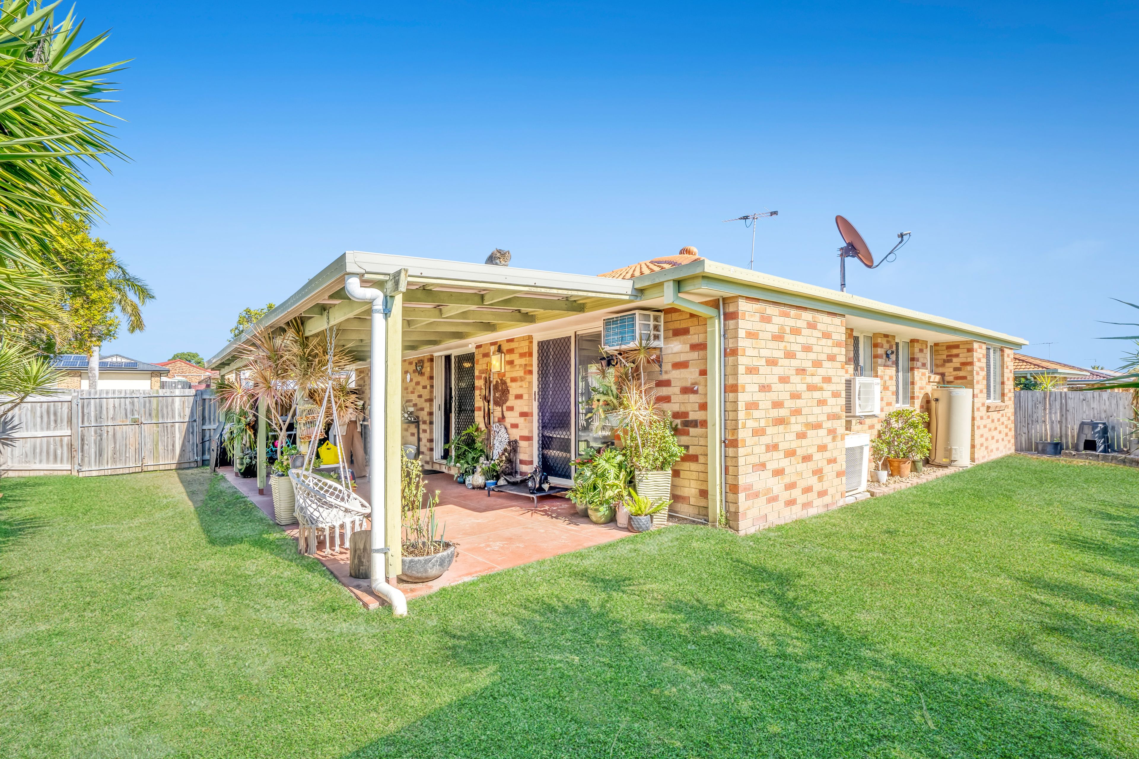 156 Bestmann Road East, Sandstone Point QLD 4511