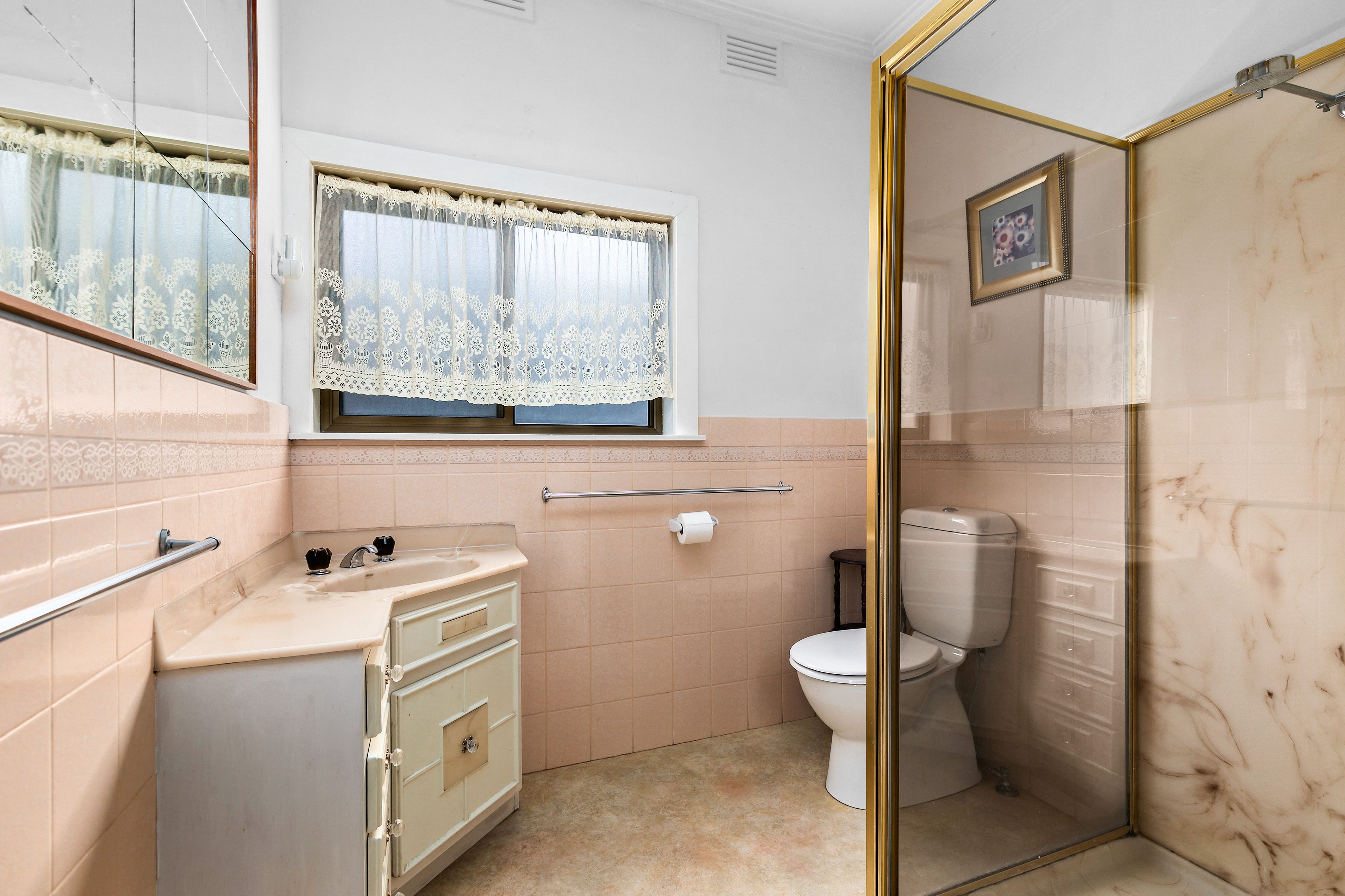 32 Warwick Road — photo 6 of 7