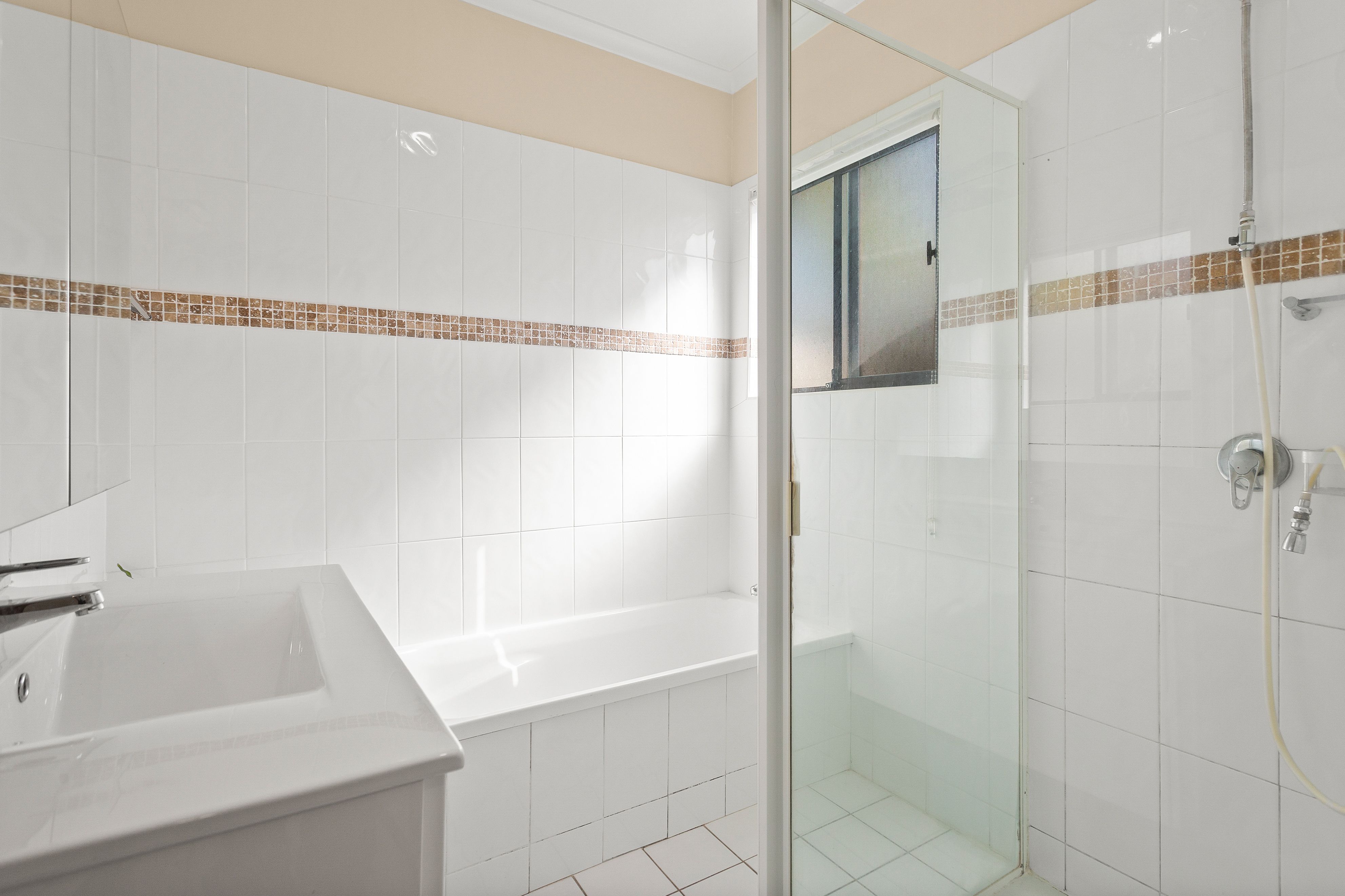 47 Woodford Avenue — photo 9 of 13