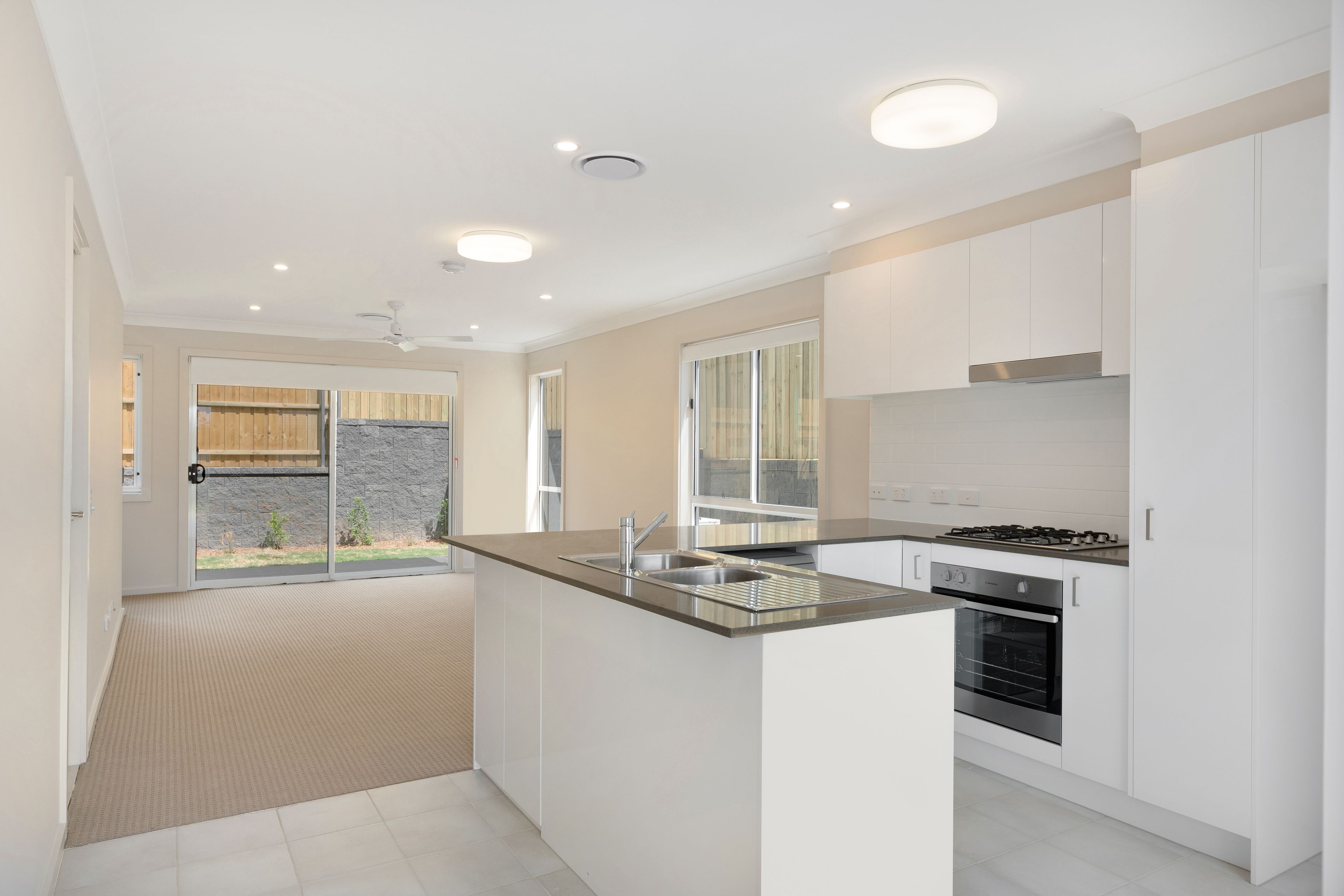 2 Mellish Parade, Glenfield, NSW 2167