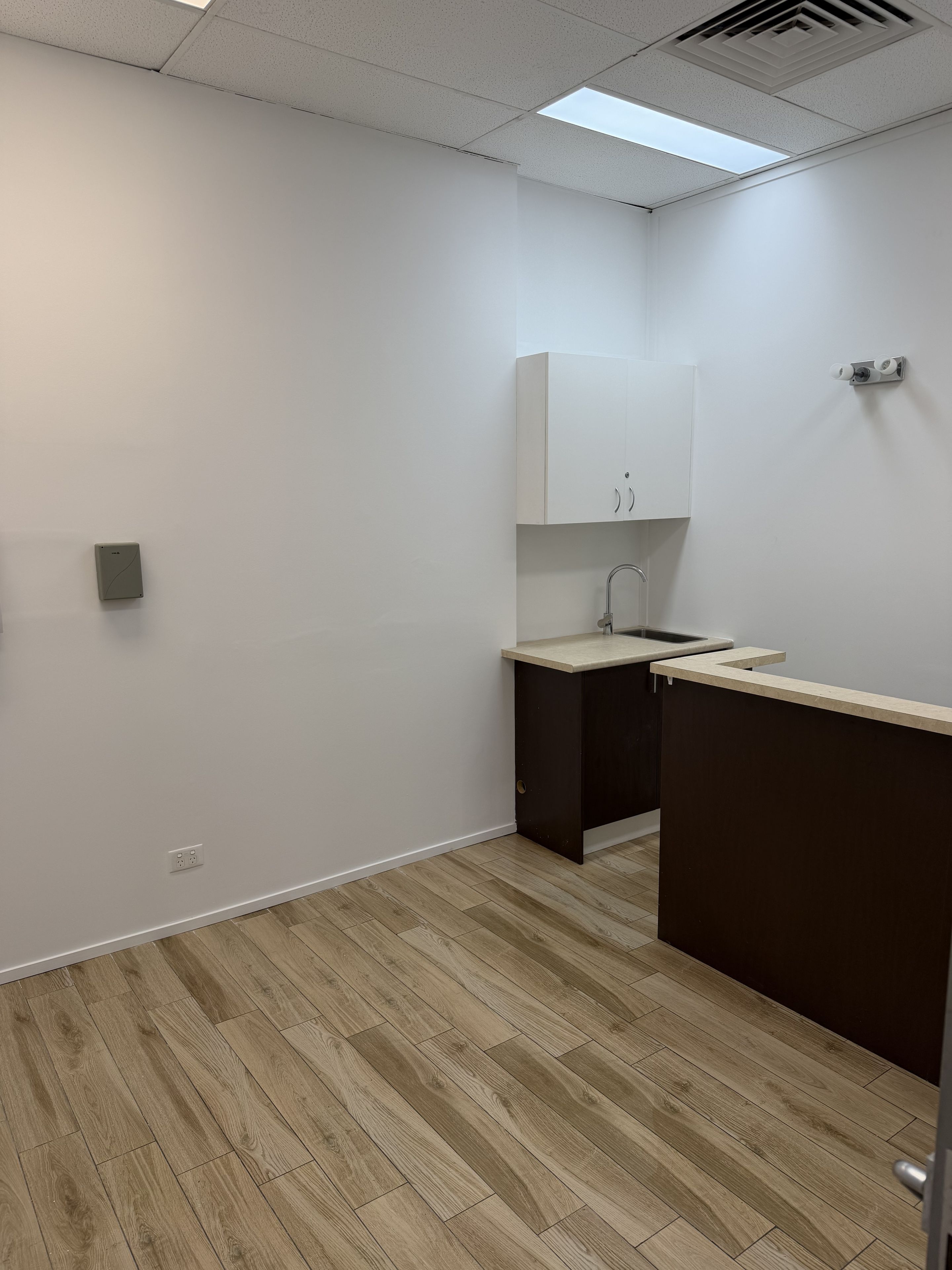 17/9 Beach Road, Surfers Paradise, QLD 4217