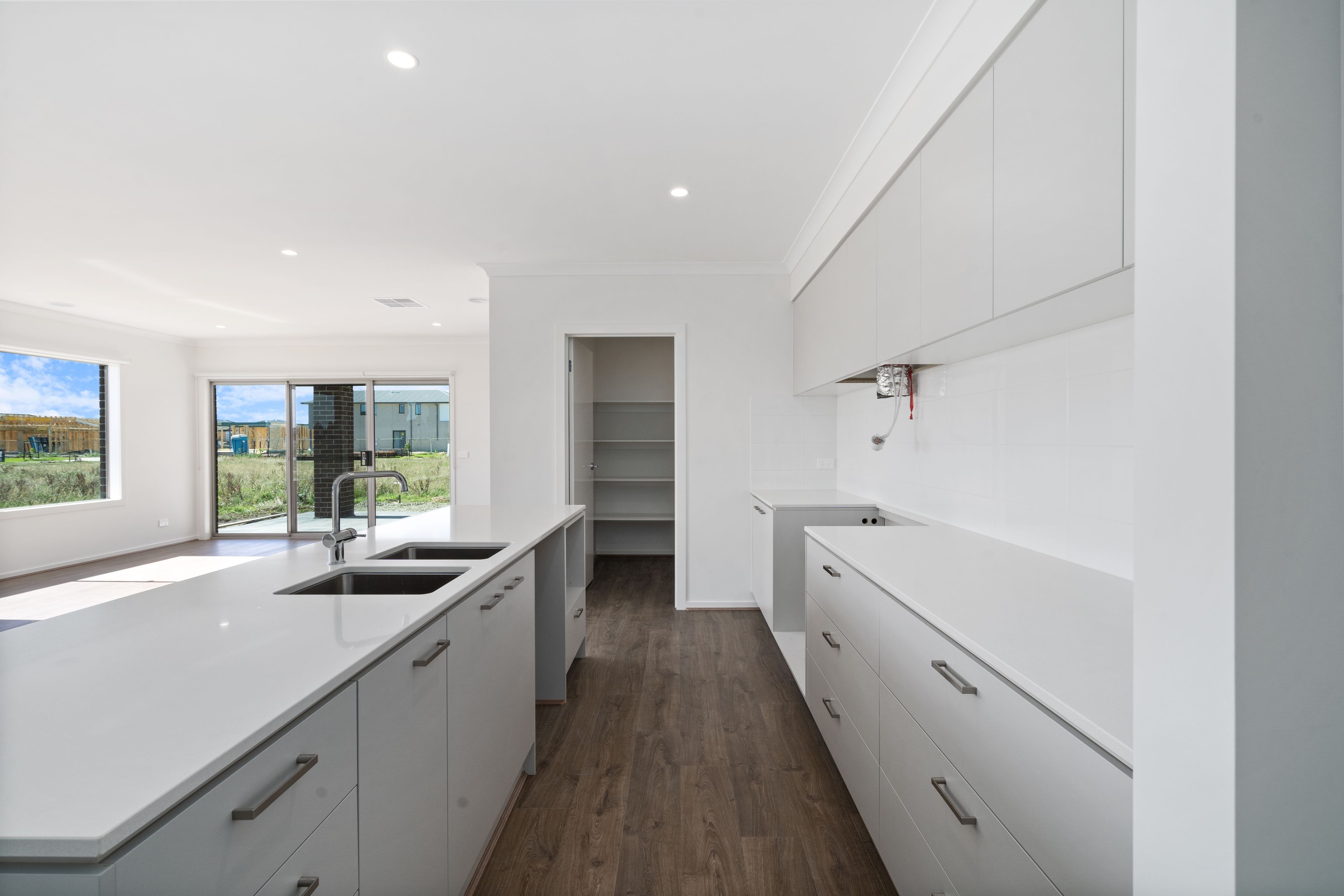 6 Officer Avenue, Clyde, VIC 3978