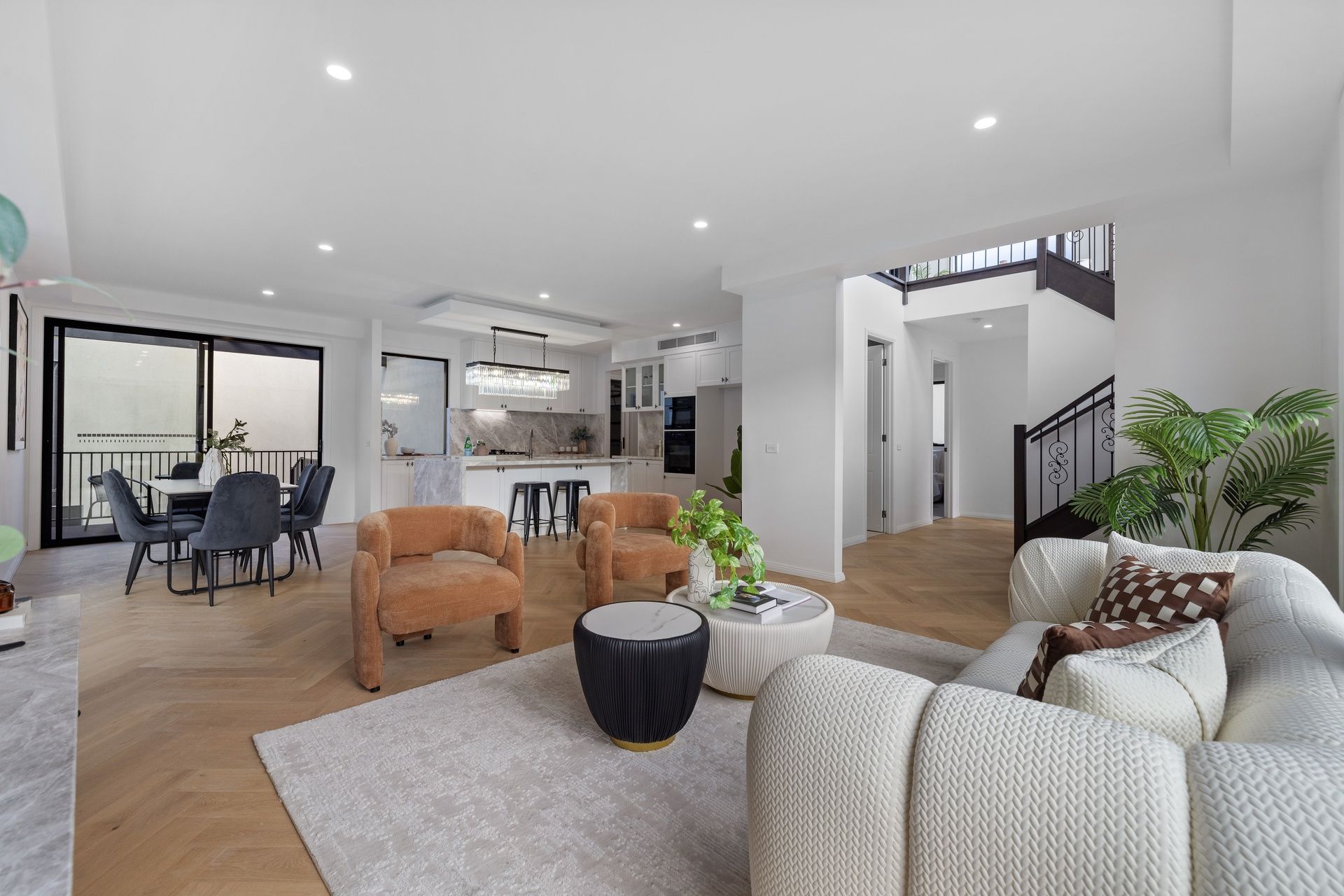 1/6 Ivanhoe Street — photo 3 of 23