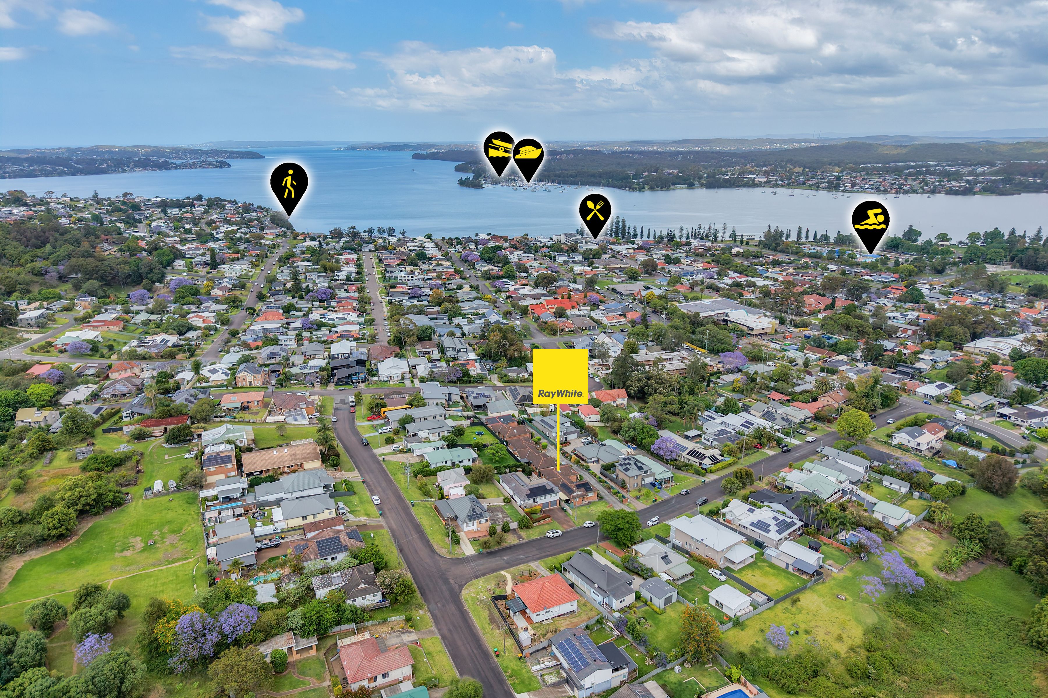 2/4 Chippindall Street, Speers Point, NSW 2284