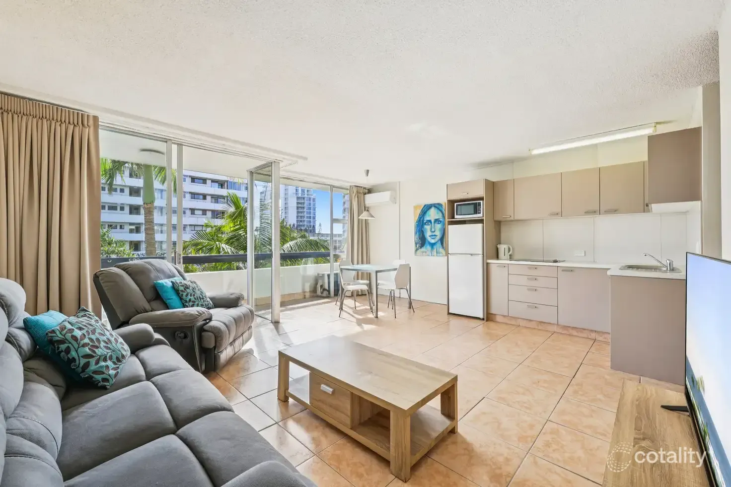 302/2 Queensland Avenue, Broadbeach, QLD 4218