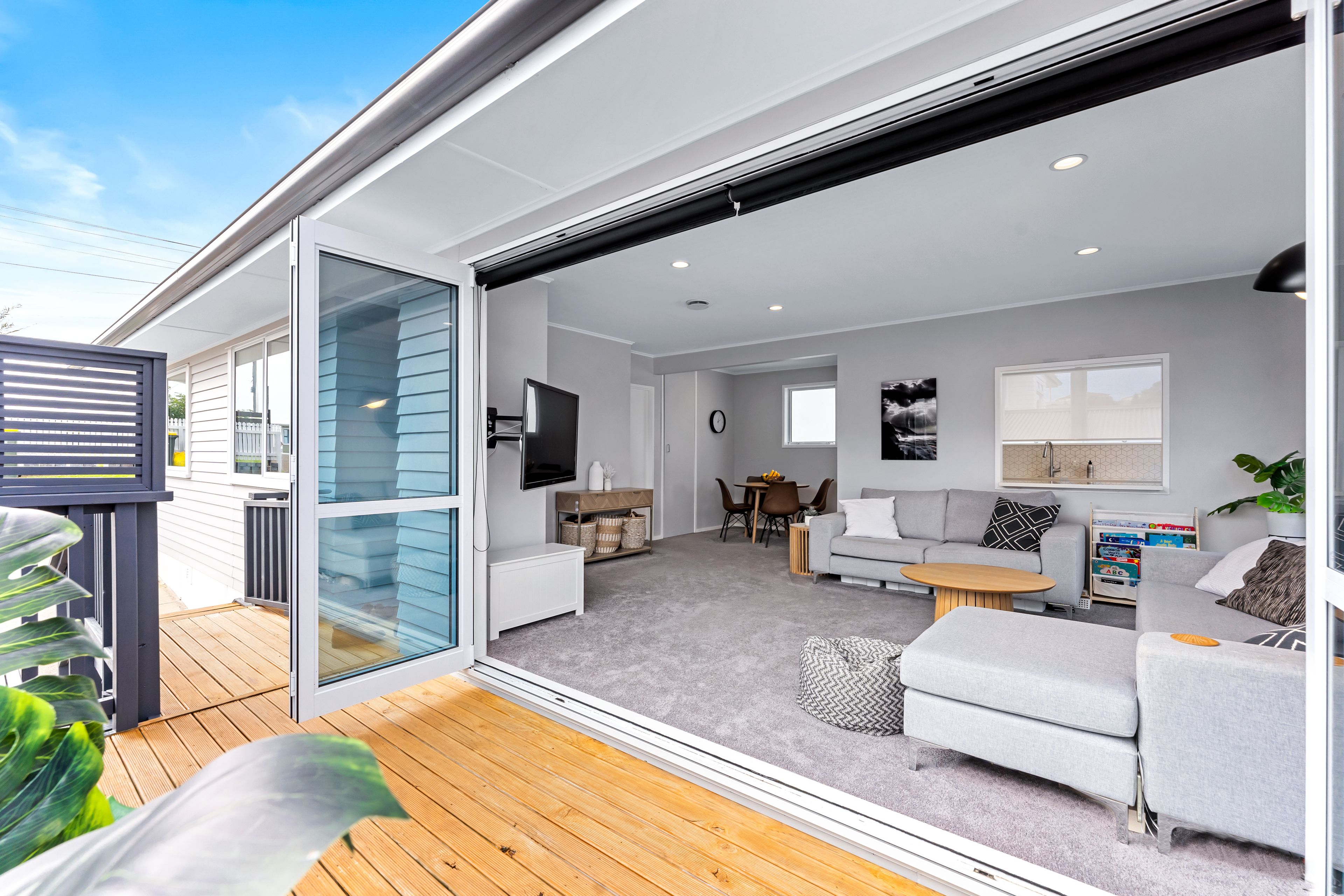 1/32 Seaview Road, Glenfield, North Shore City 0629 Sold House Ray