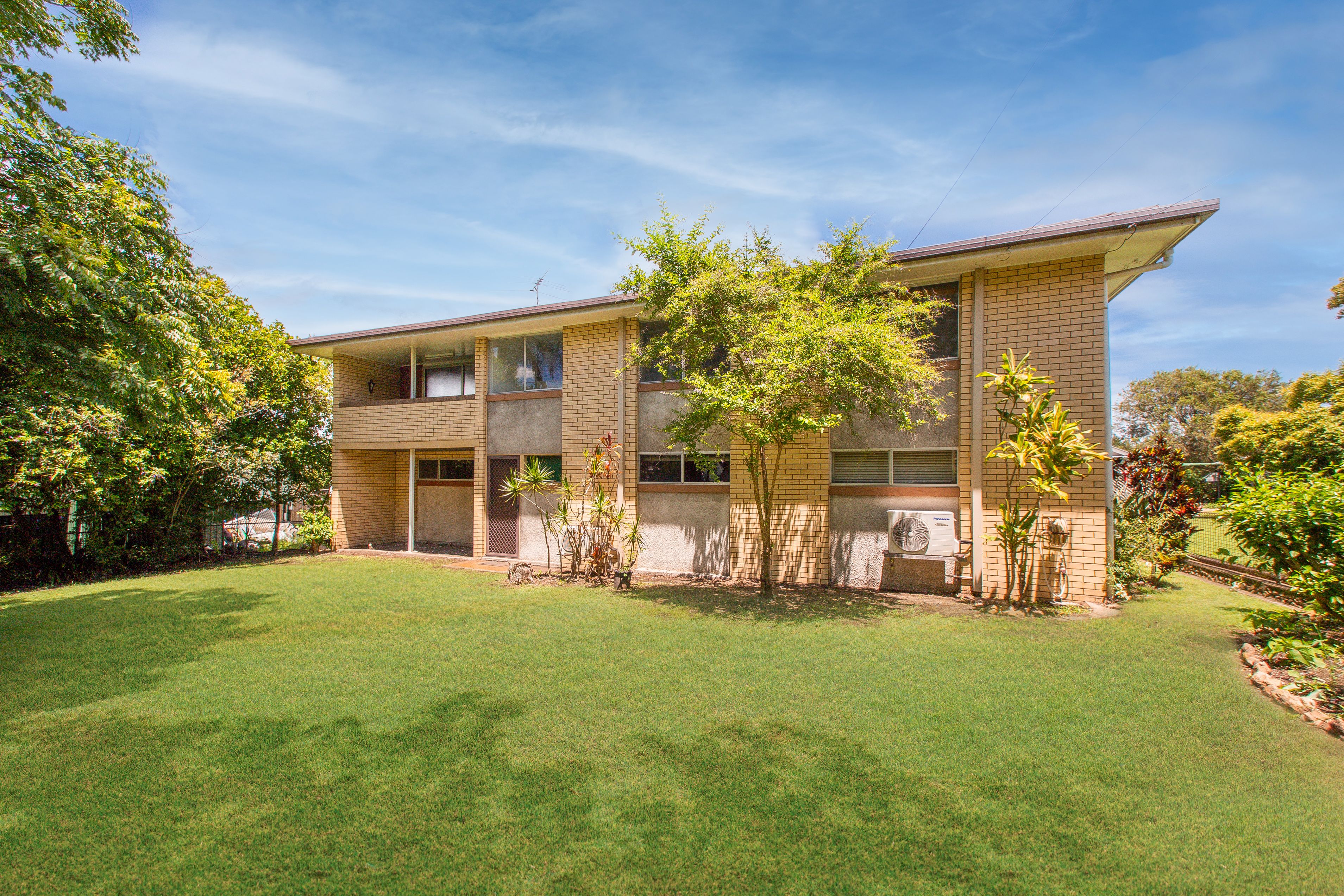 125 South Station Road, Silkstone, QLD 4304