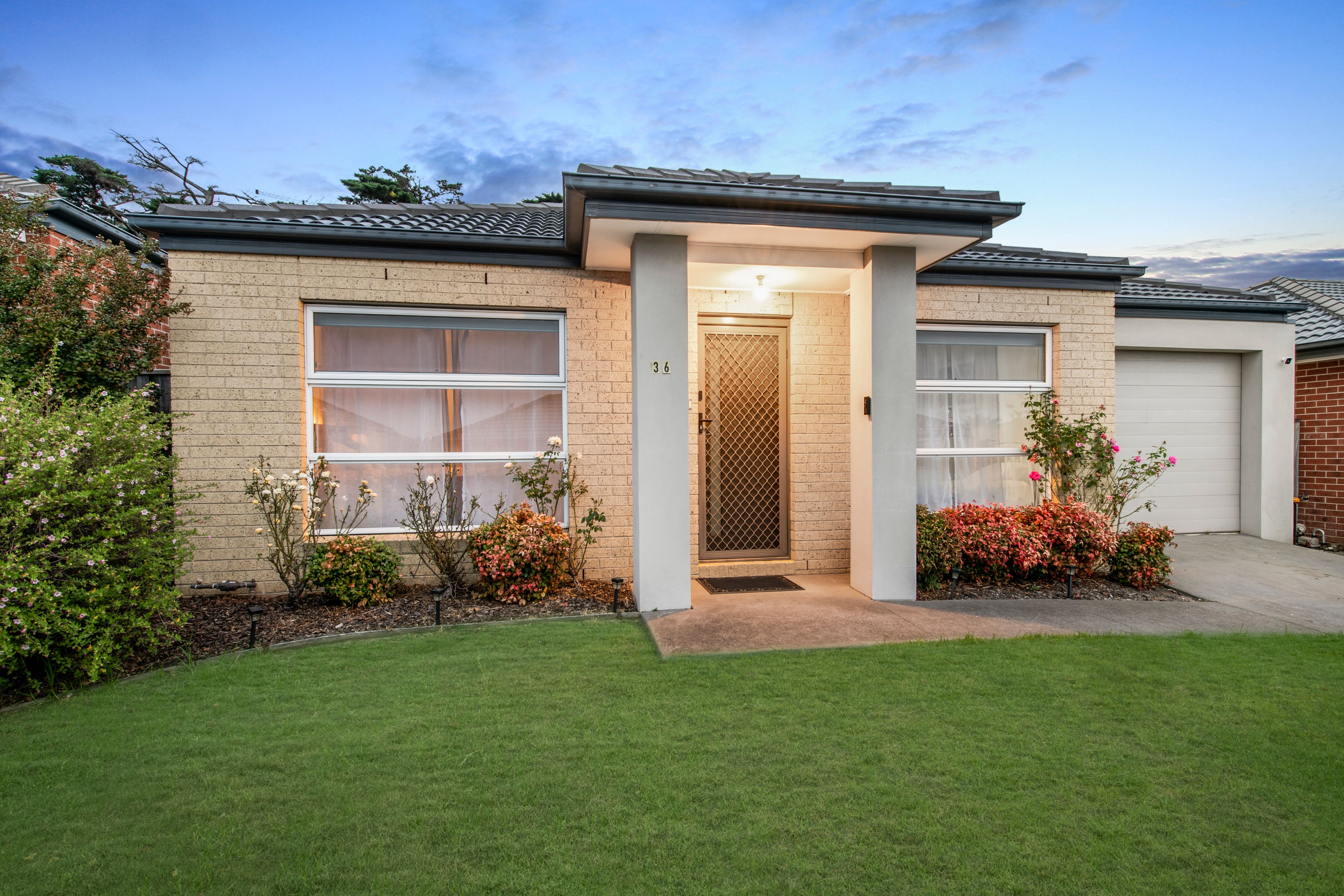 3 Manor View, Pakenham VIC 3810